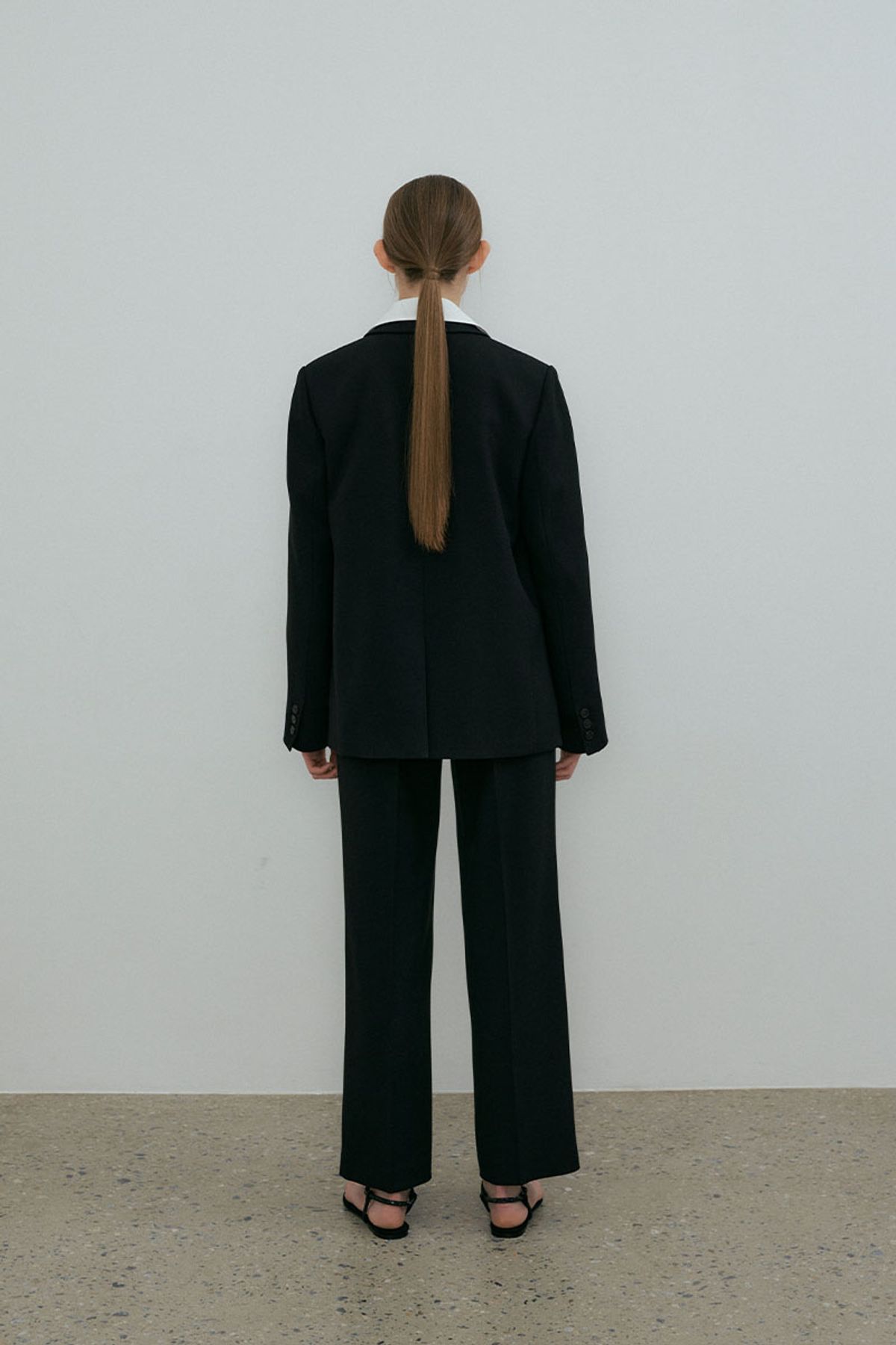 더페니(THE PENNY) THREE BUTTON JACKET - Black