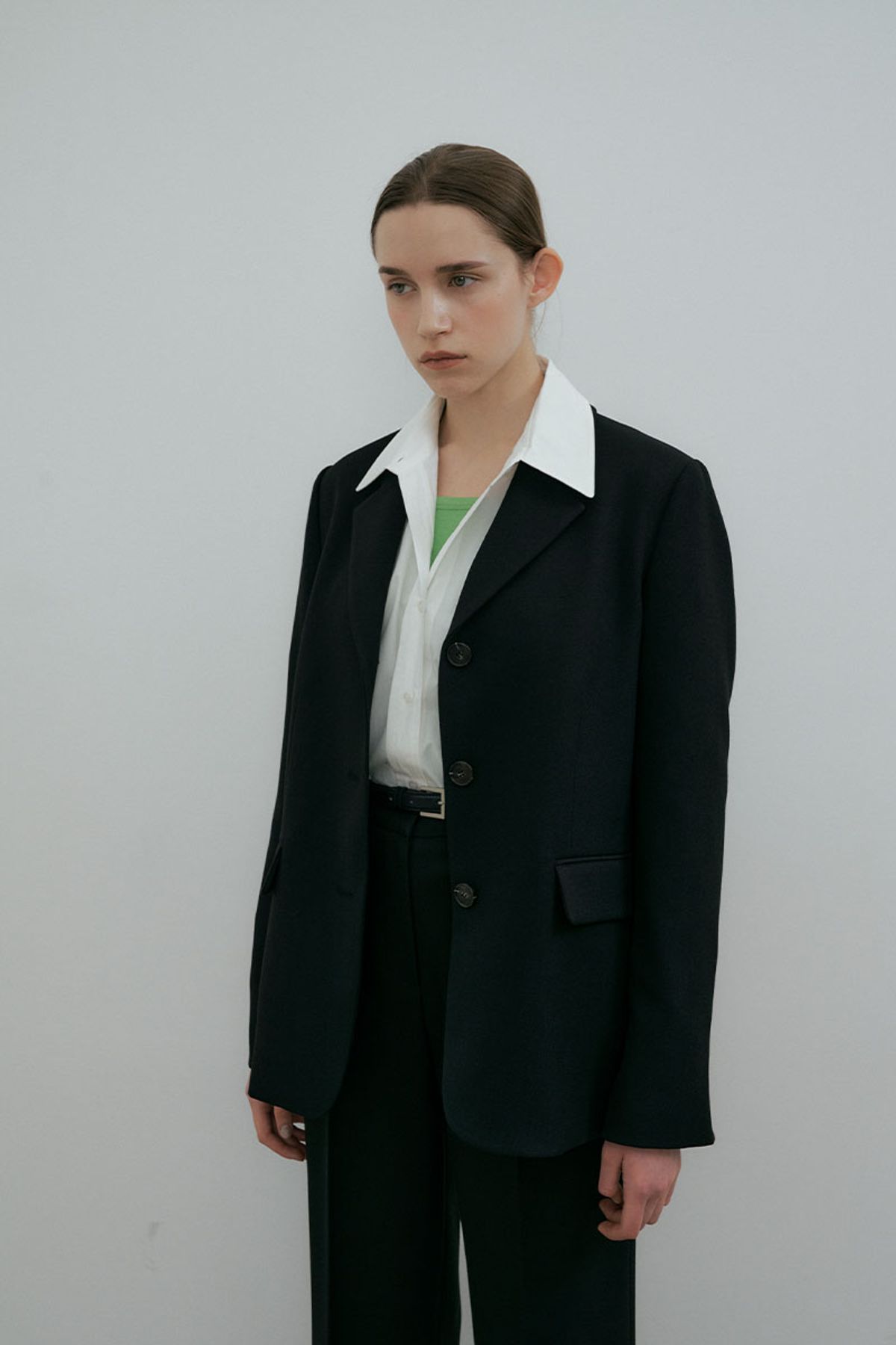 더페니(THE PENNY) THREE BUTTON JACKET - Black