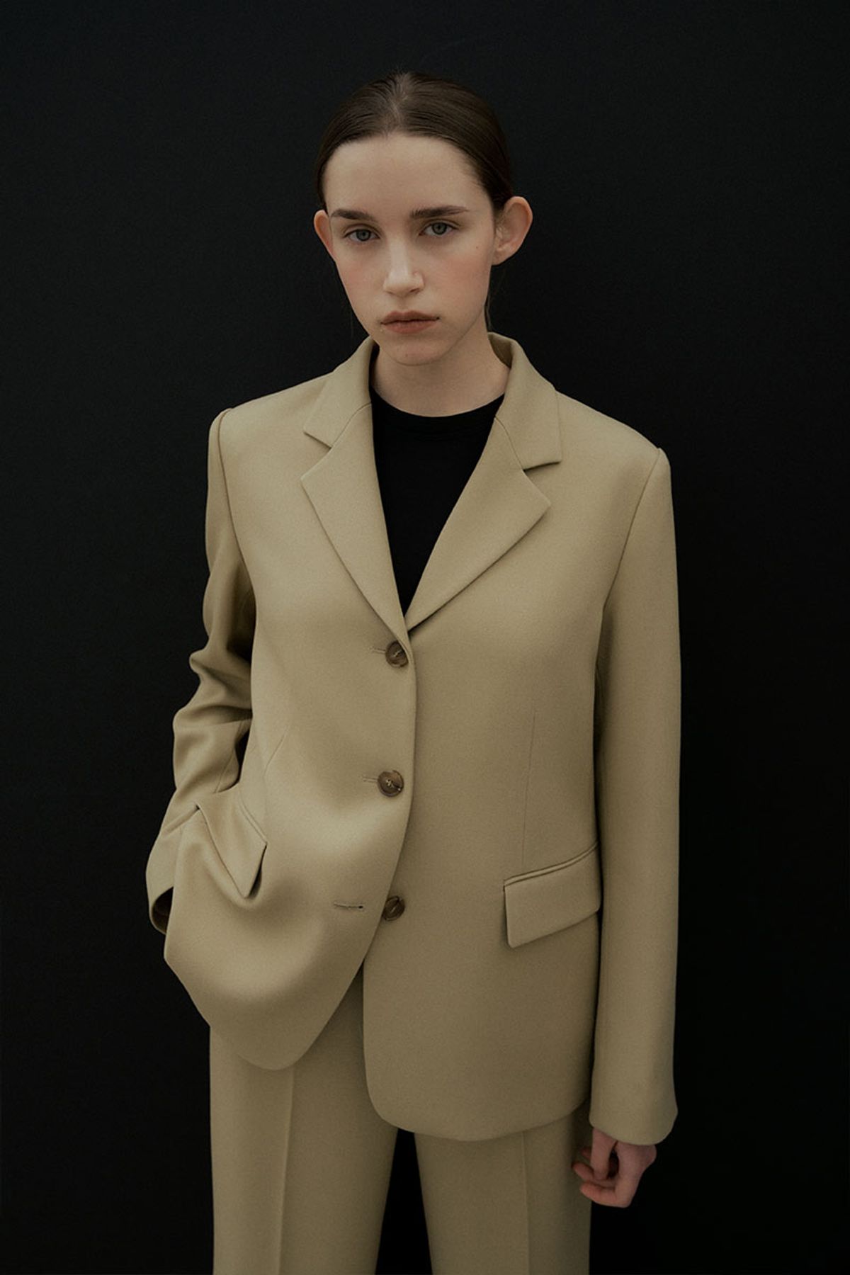 더페니(THE PENNY) THREE BUTTON JACKET - Khaki beige