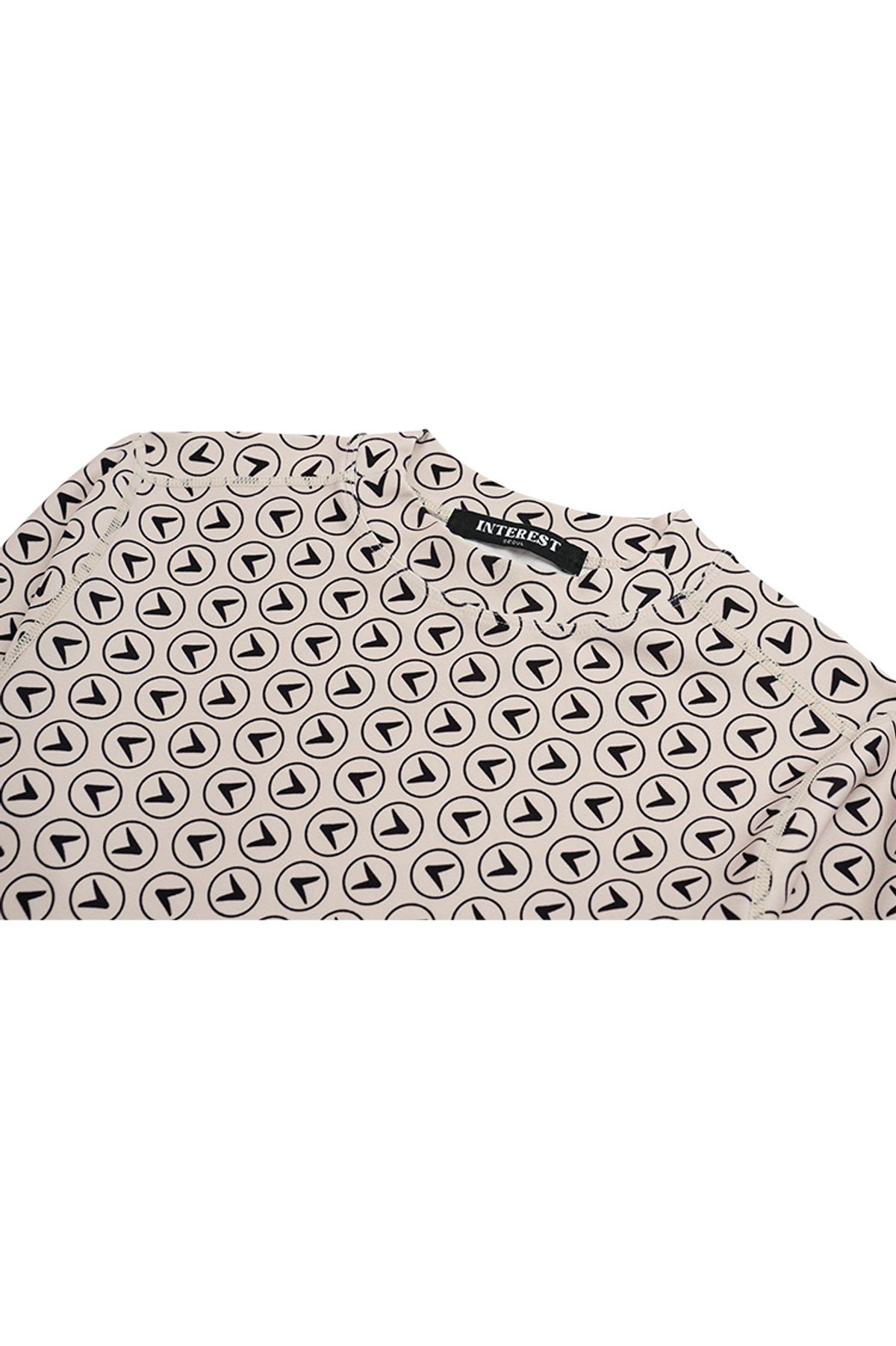 인터레스트(INTEREST) INTEREST LOGO DIGITAL PRINT TOP_BEIGE