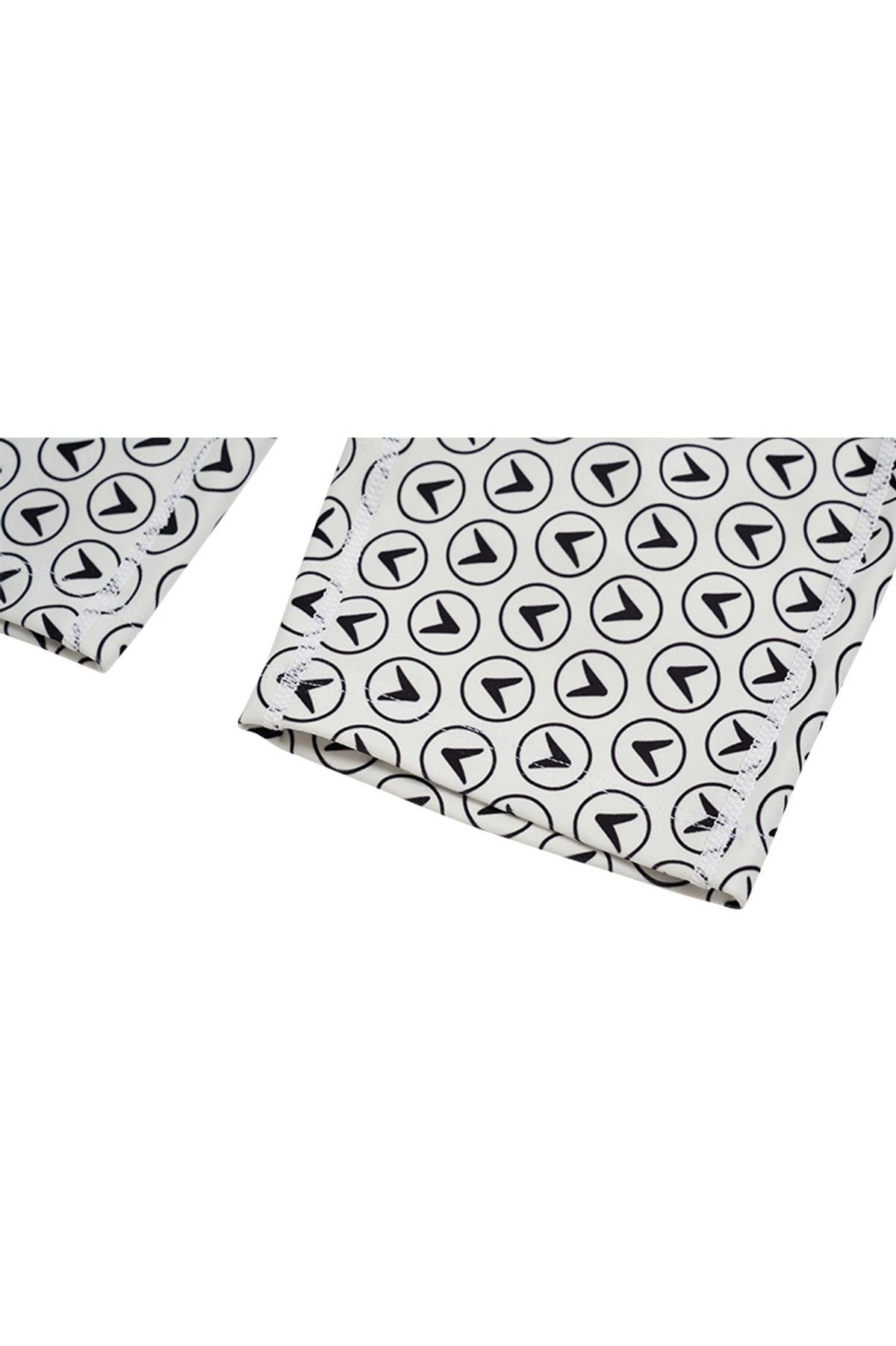 인터레스트(INTEREST) INTEREST LOGO DIGITAL PRINT HALF LEGGINGS_WHITE