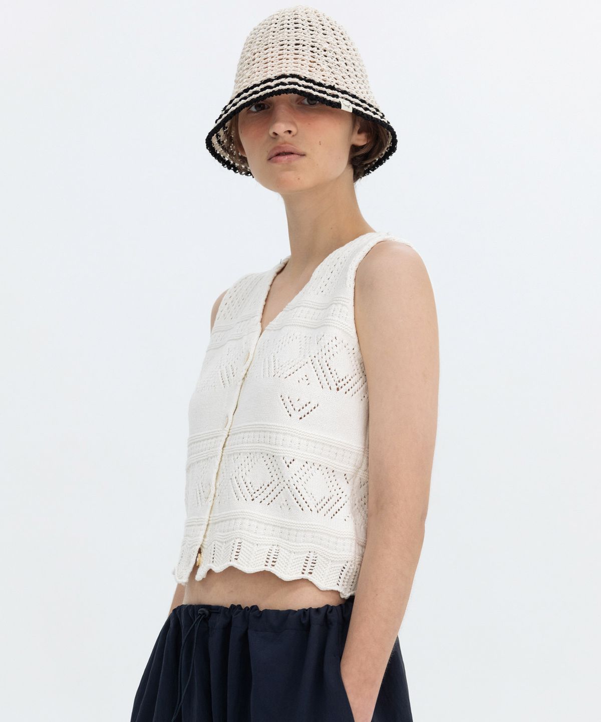 벤시몽(BENSIMON) CROCHET KNIT SLEEVELESS - IVORY