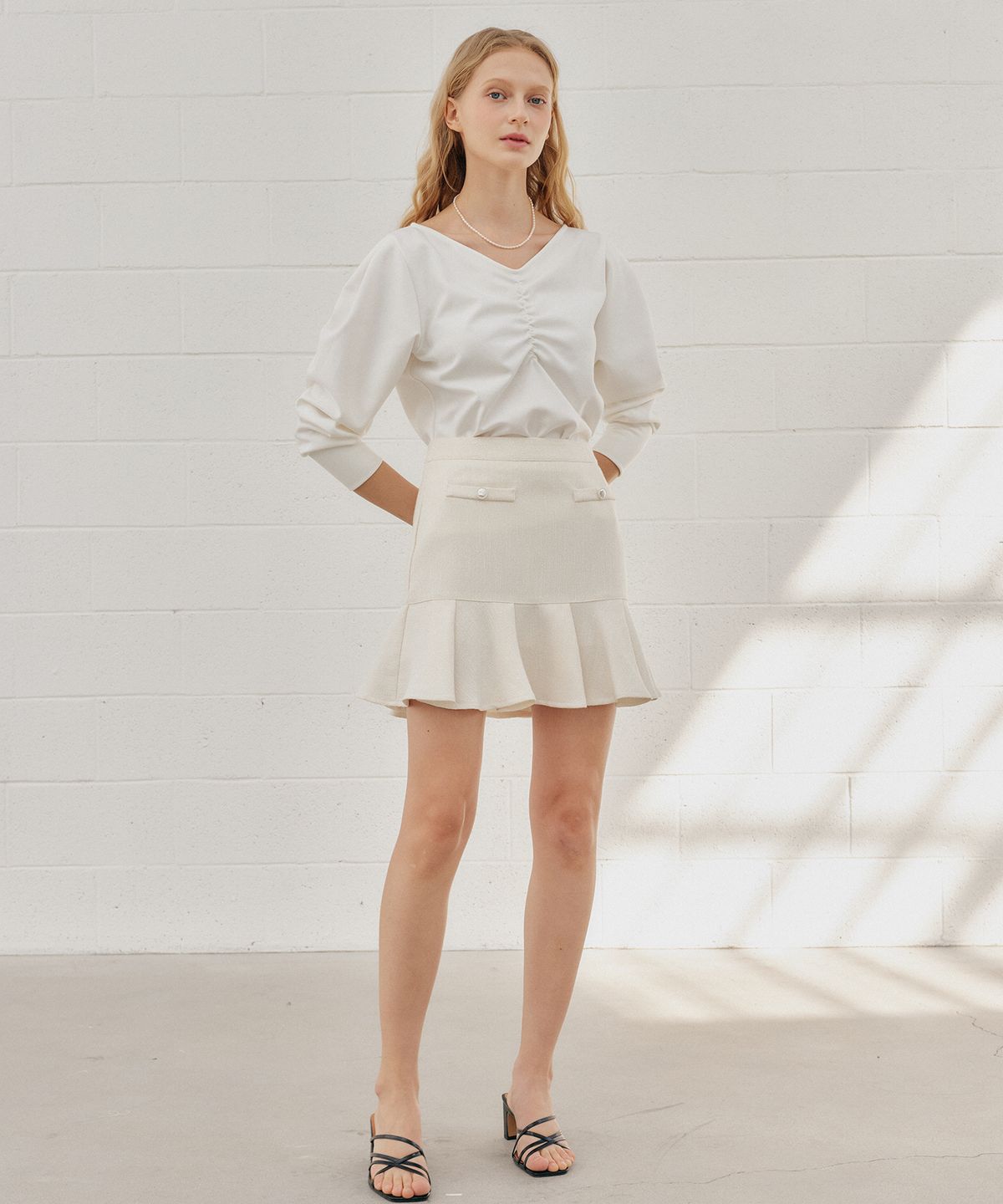 엽페(YUPPE) TWEED SHIRRING SKIRT_IVORY