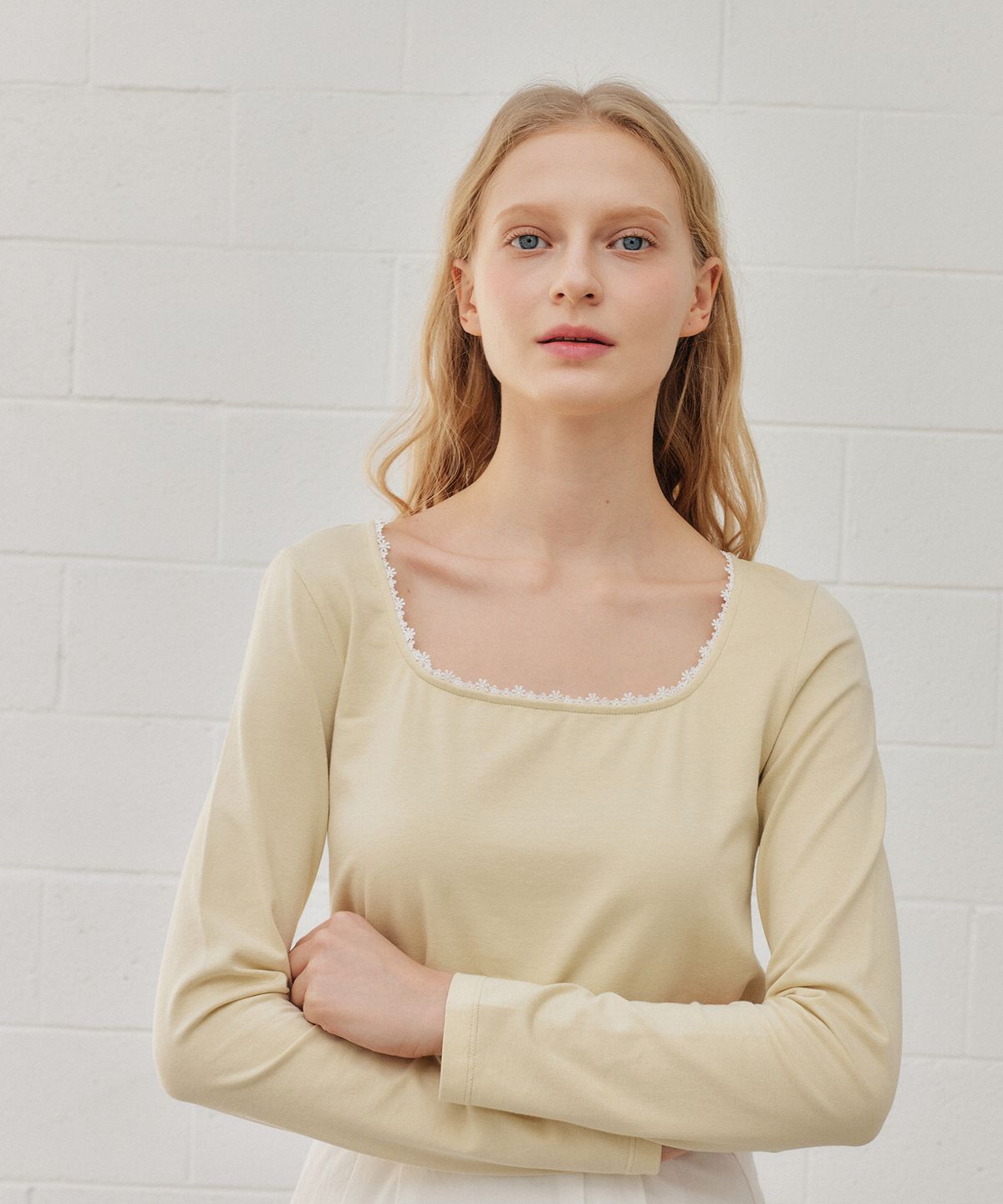 엽페(YUPPE) LACE ROUND T-SHIRT_YELLOW