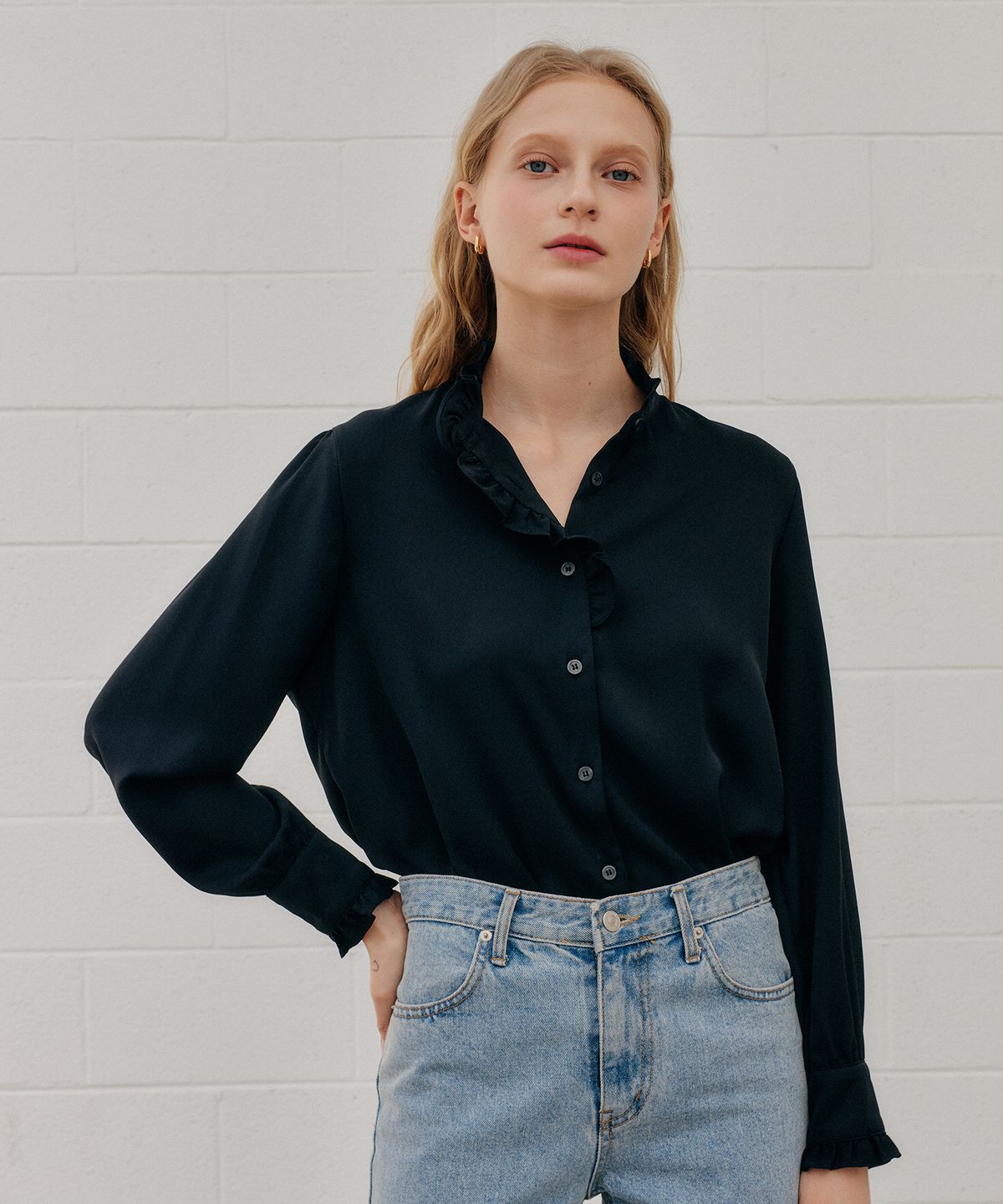 엽페(YUPPE) TWO FRILL SHIRT_BLACK
