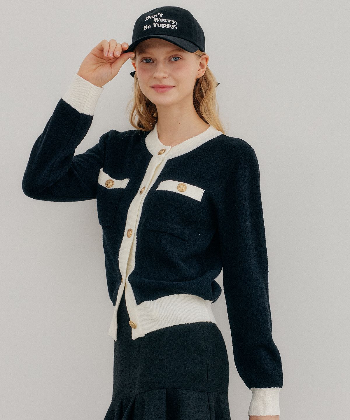 엽페(YUPPE) TWO TONE CARDIGAN_BLACK