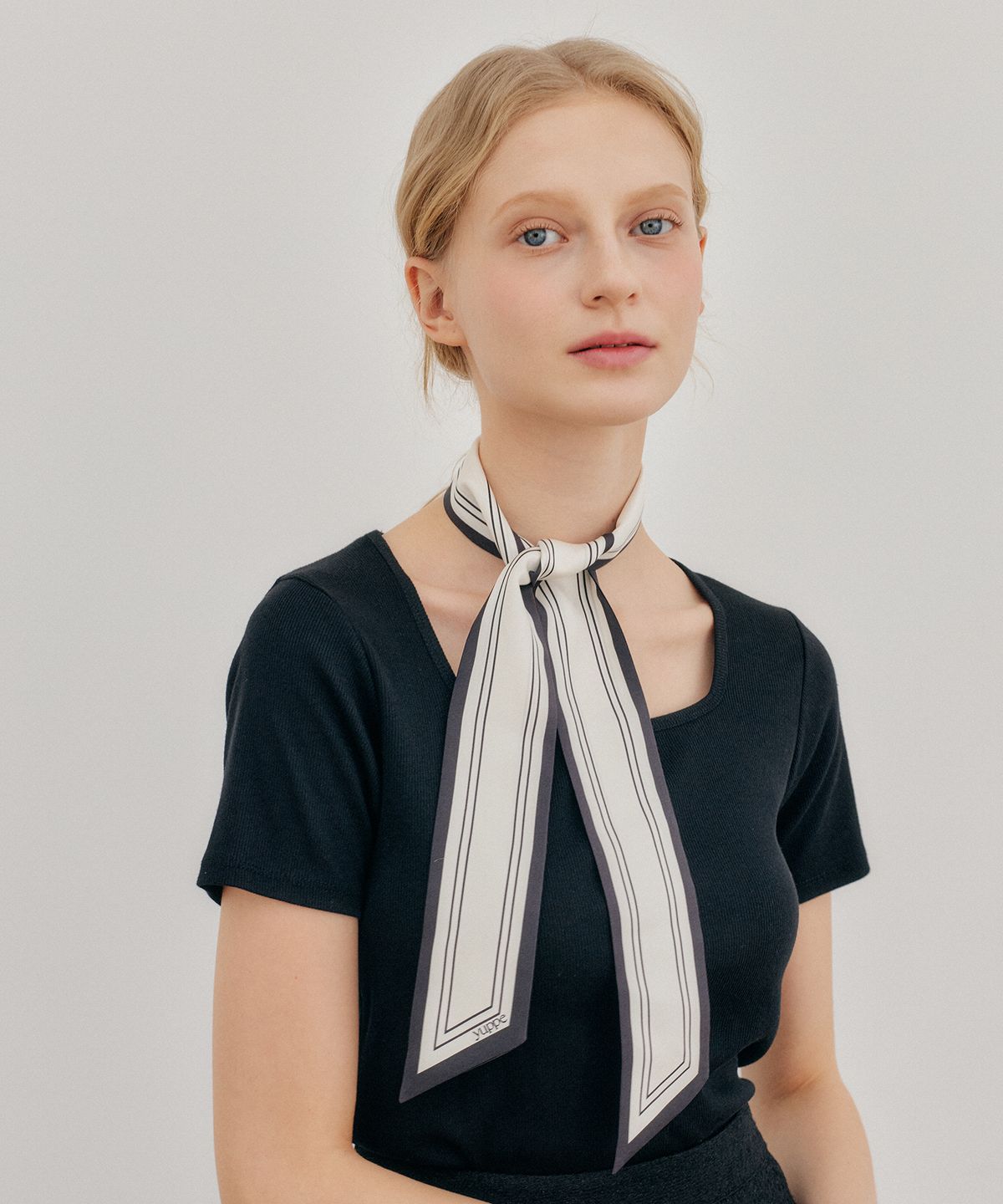 엽페(YUPPE) LINE TWILLY SCARF_BLACK