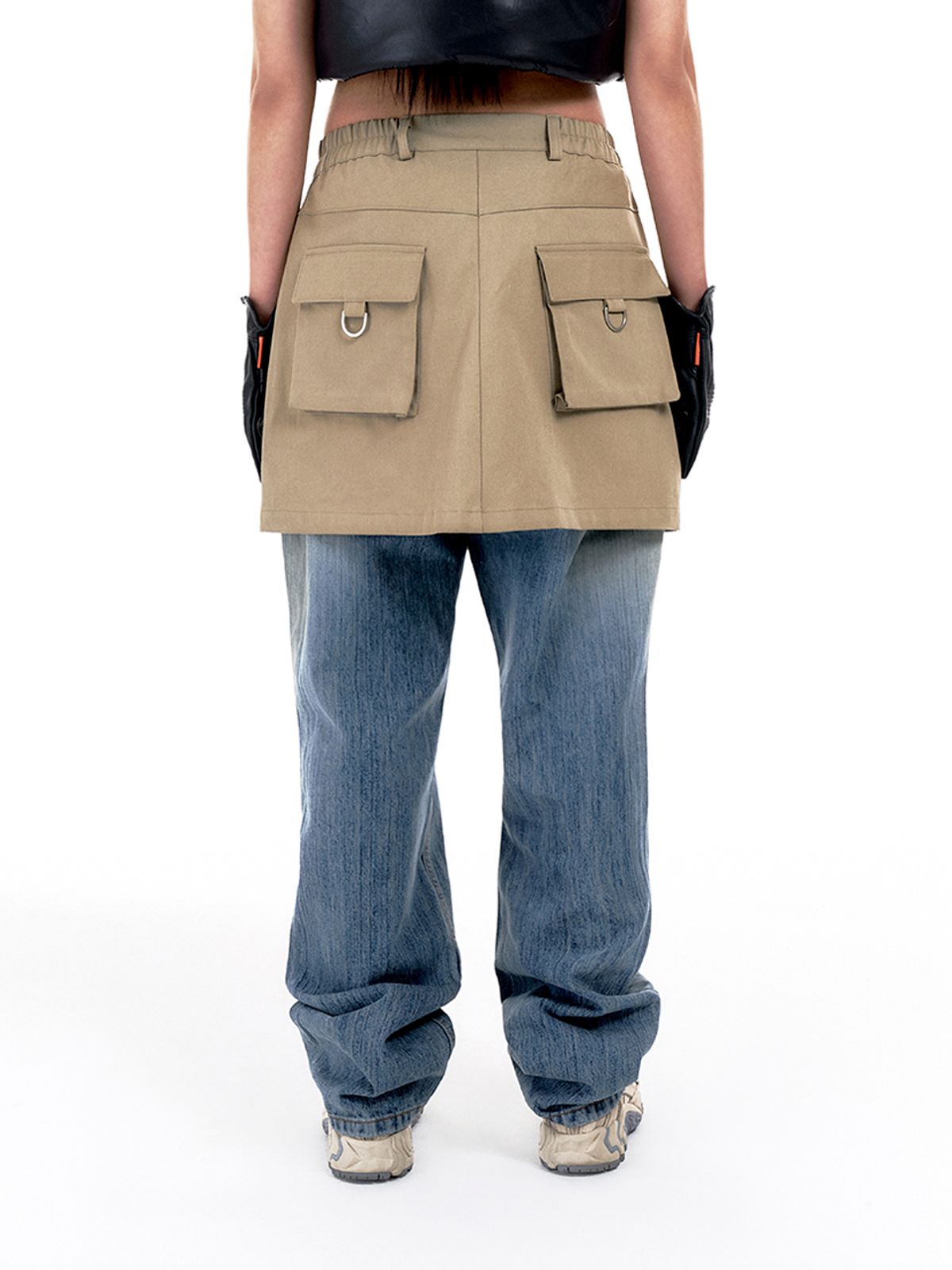 와이이이엘(YEEL) LAYERED MULTI POCKET CARGO MINI SKIRT BEIGE