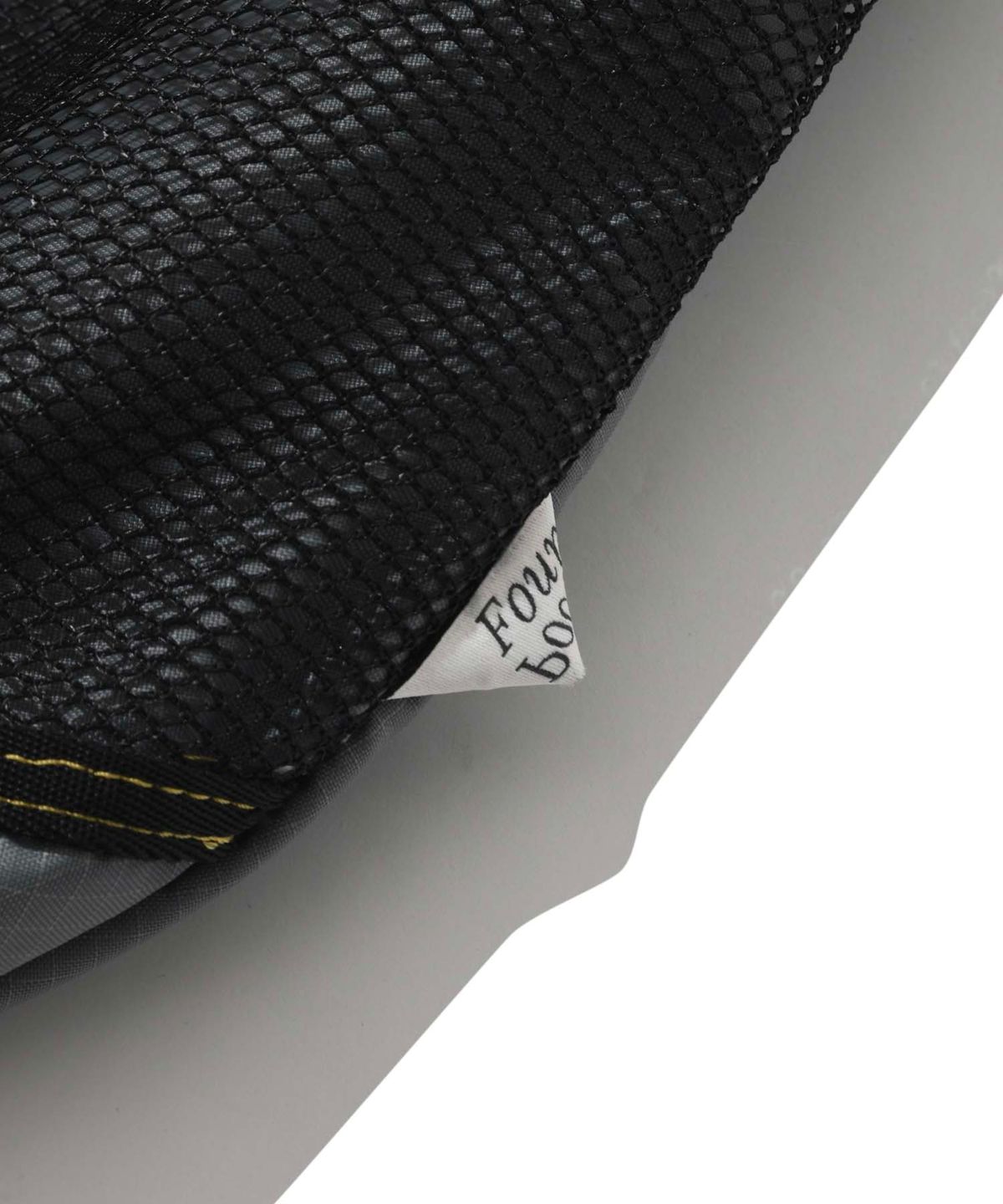 리트리버클럽(RETRIEVER CLUB) RC X FP AZTEC TRIBAL MESSENGER BAG [GRAY]