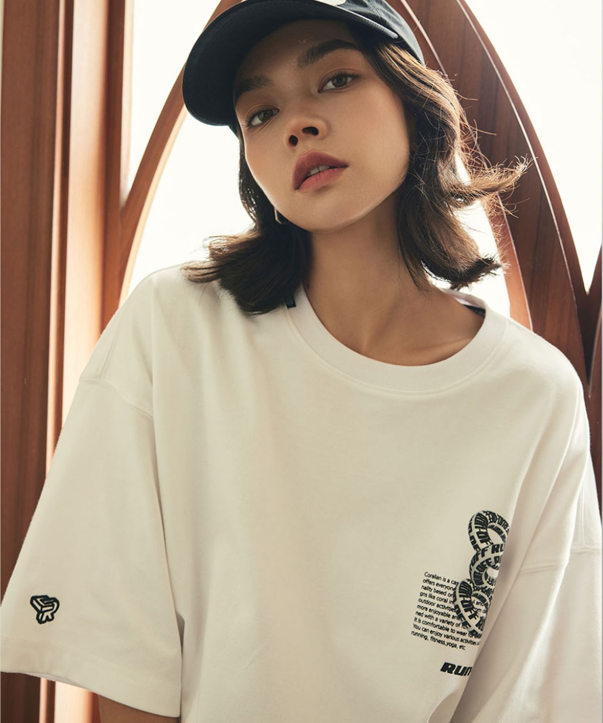 코랄리안(CORALIAN) 일립스 아트웍 면티셔츠 화이트