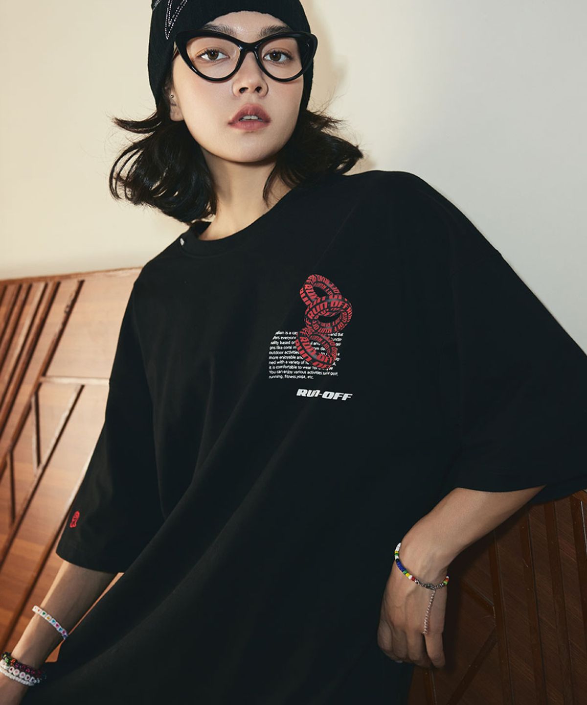 코랄리안(CORALIAN) 일립스 아트웍 면티셔츠 블랙