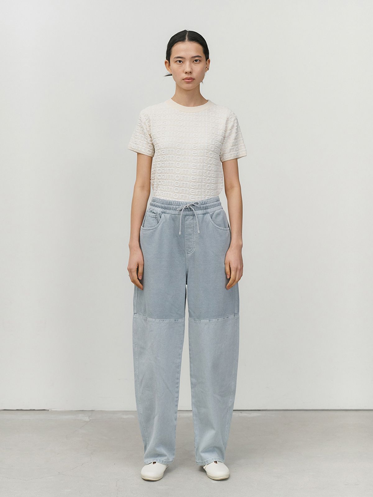 아모멘토(AMOMENTO) BOUCLE LOGO TOP_CREAM