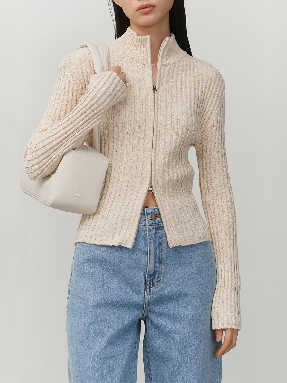 MUSINSA | AMOMENTO PADDED SQUARE SHOULDER BAG_LIGHT BEIGE