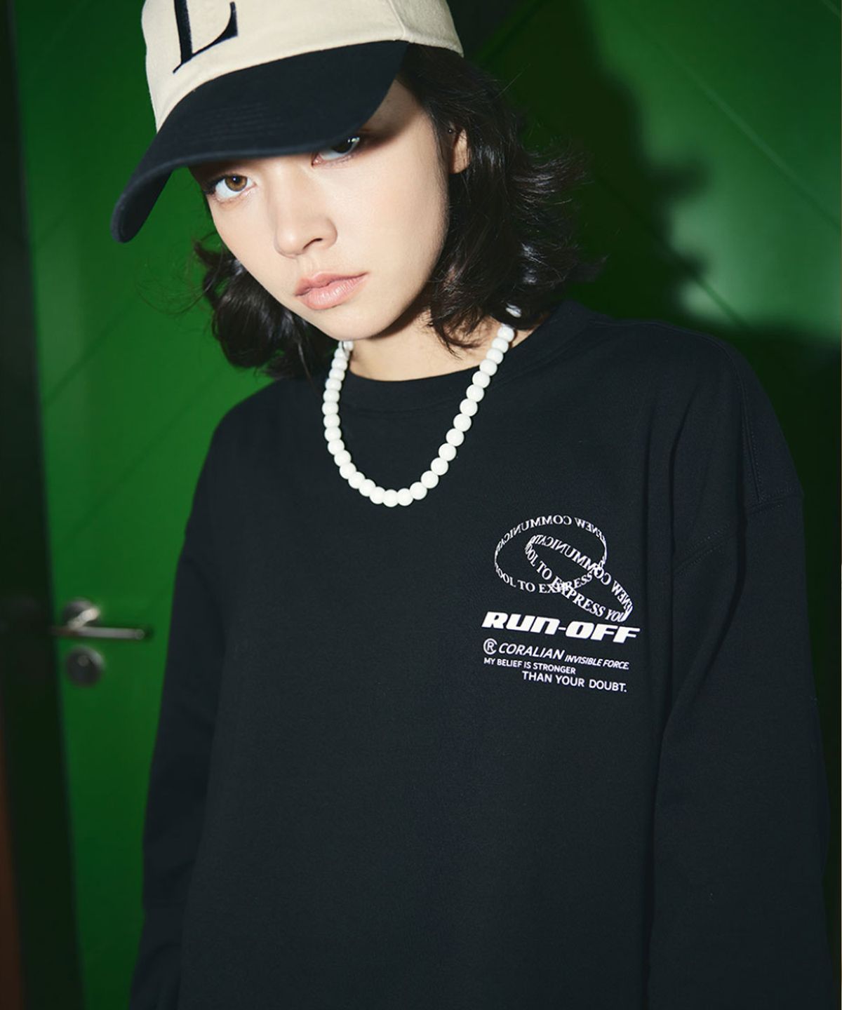 코랄리안(CORALIAN) 런베어 그래픽 긴팔 면티셔츠 블랙