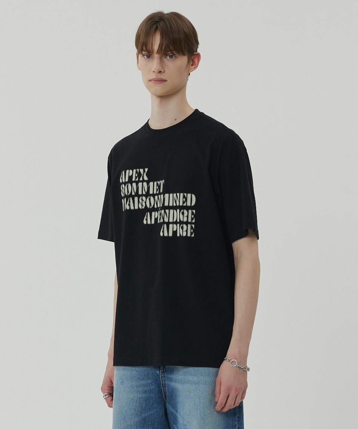 메종미네드(MAISON MINED) APEX COMMET HALF T BLACK