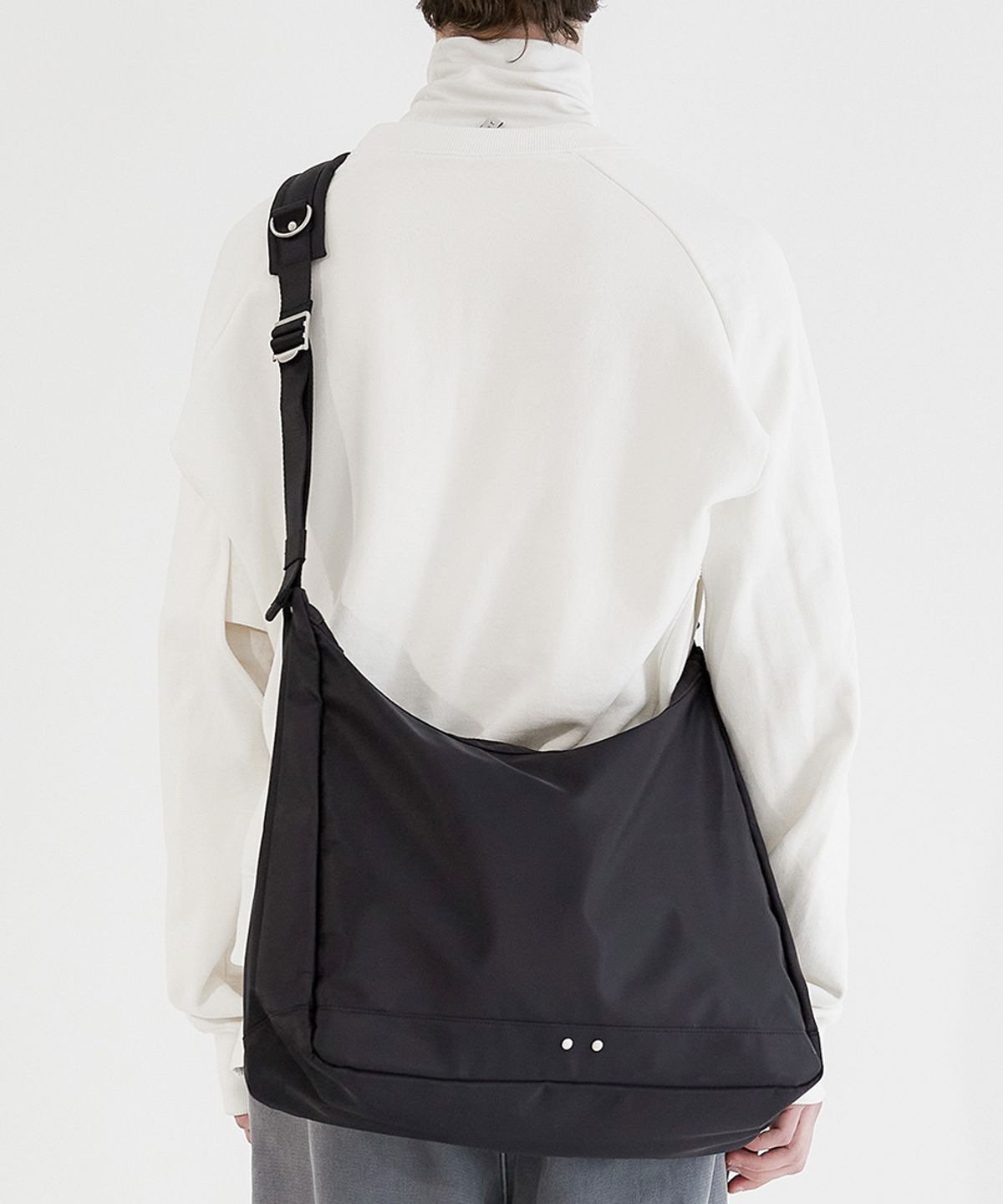 하이픈(HYPHEN) NYLON BIG MESSENGER BAG (B004_BLACK)