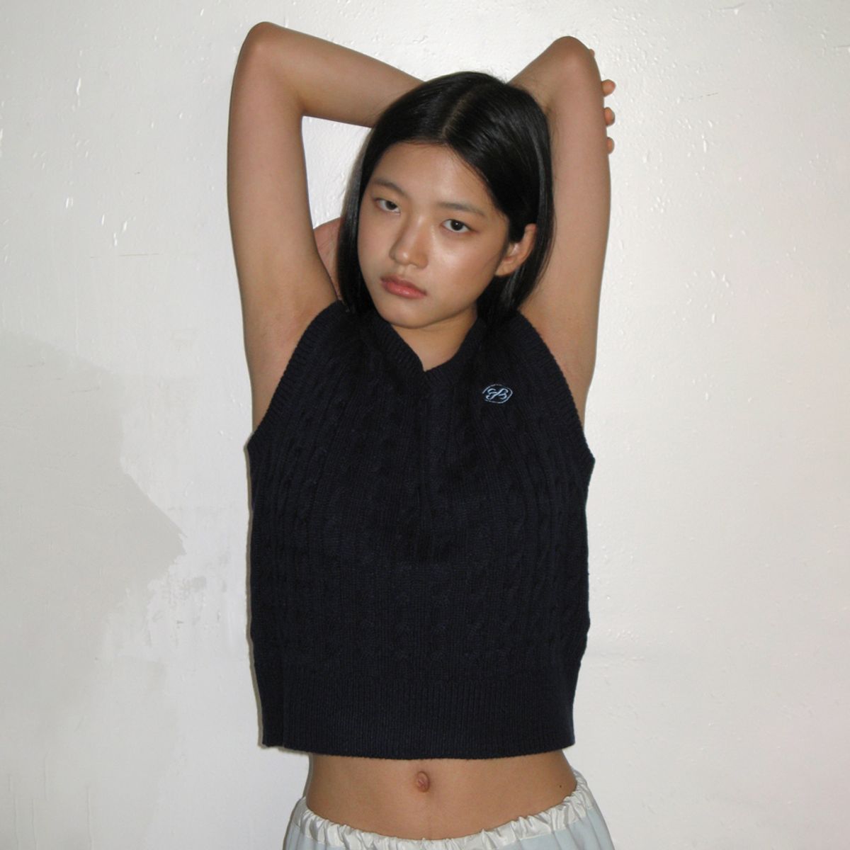 시눈(SINOON) FISHER SLIT CABLE KNIT VEST (NAVY)