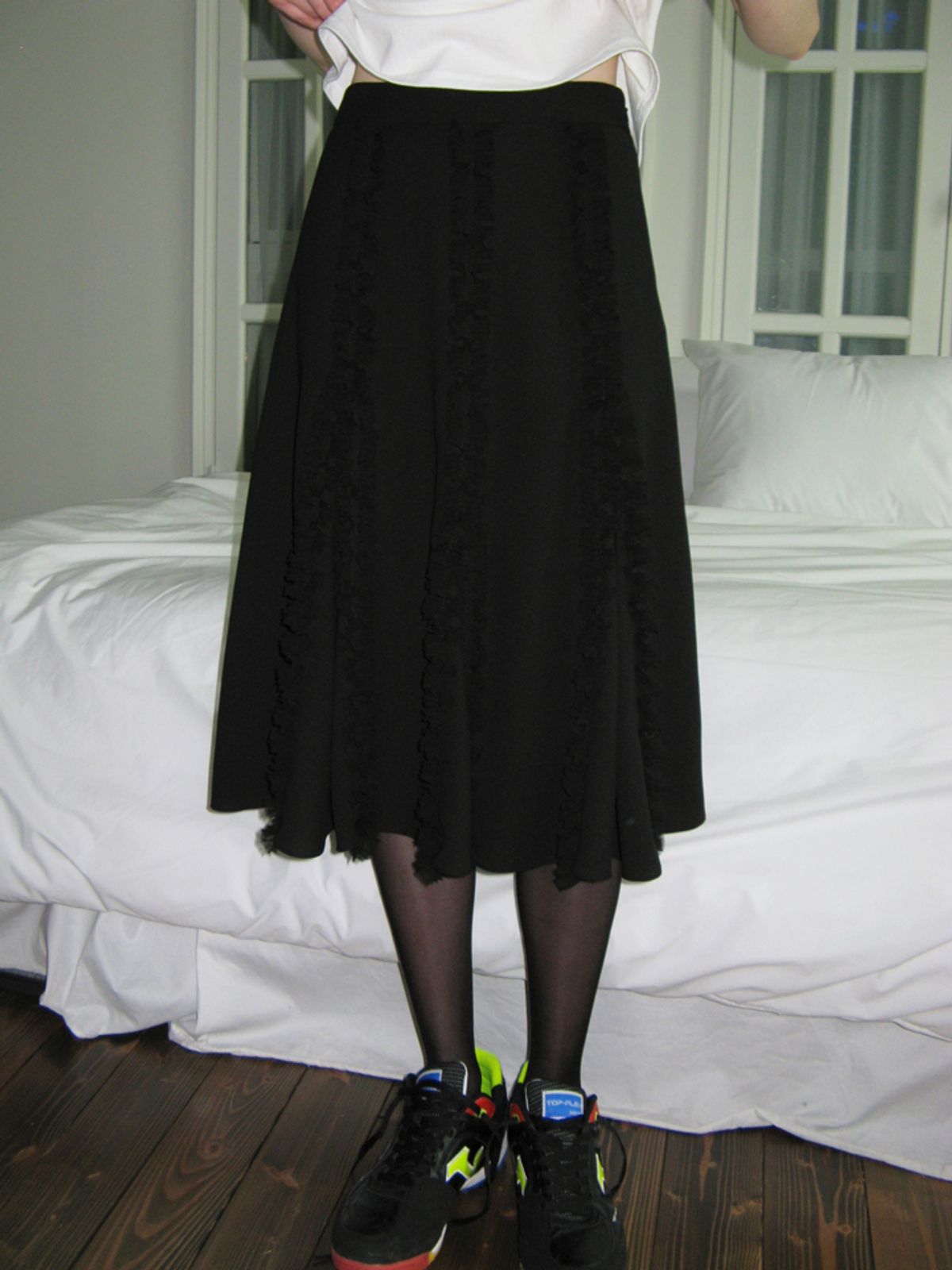 시눈(SINOON) FRILL MIDI SKIRT (BLACK)