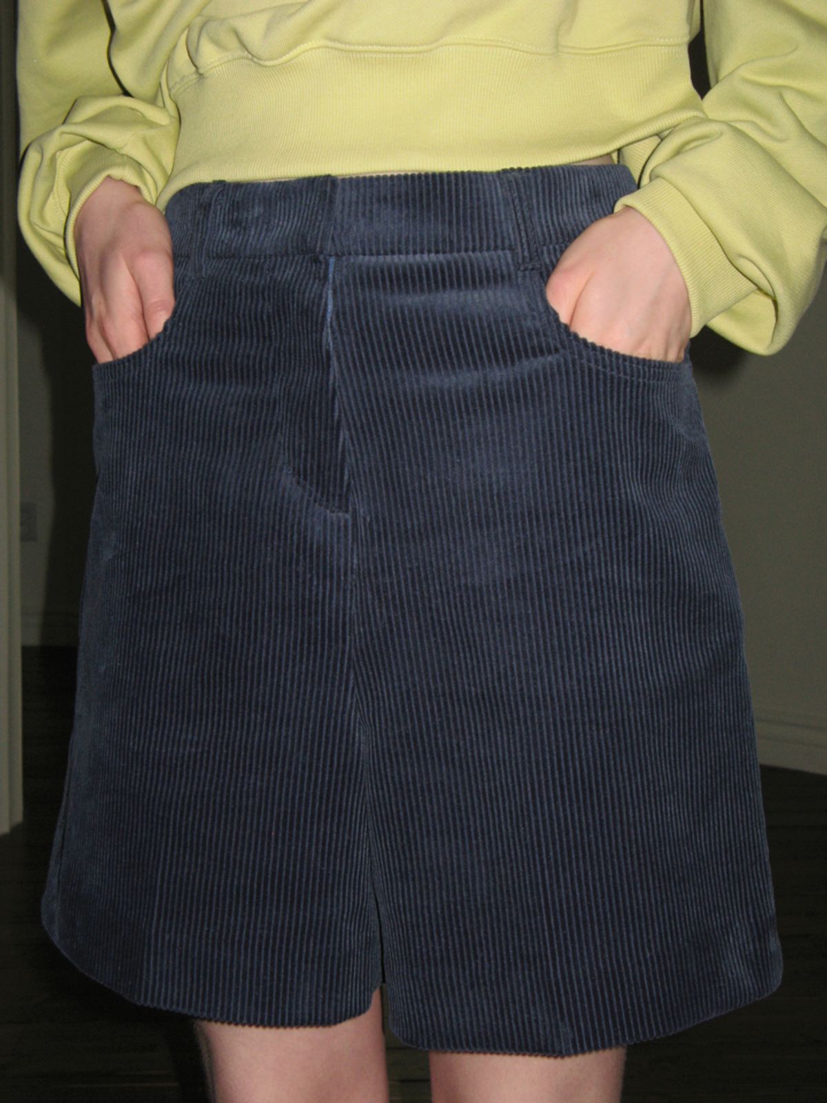 시눈(SINOON) CORDUROY HALF PANTS (INDIGO BLUE)