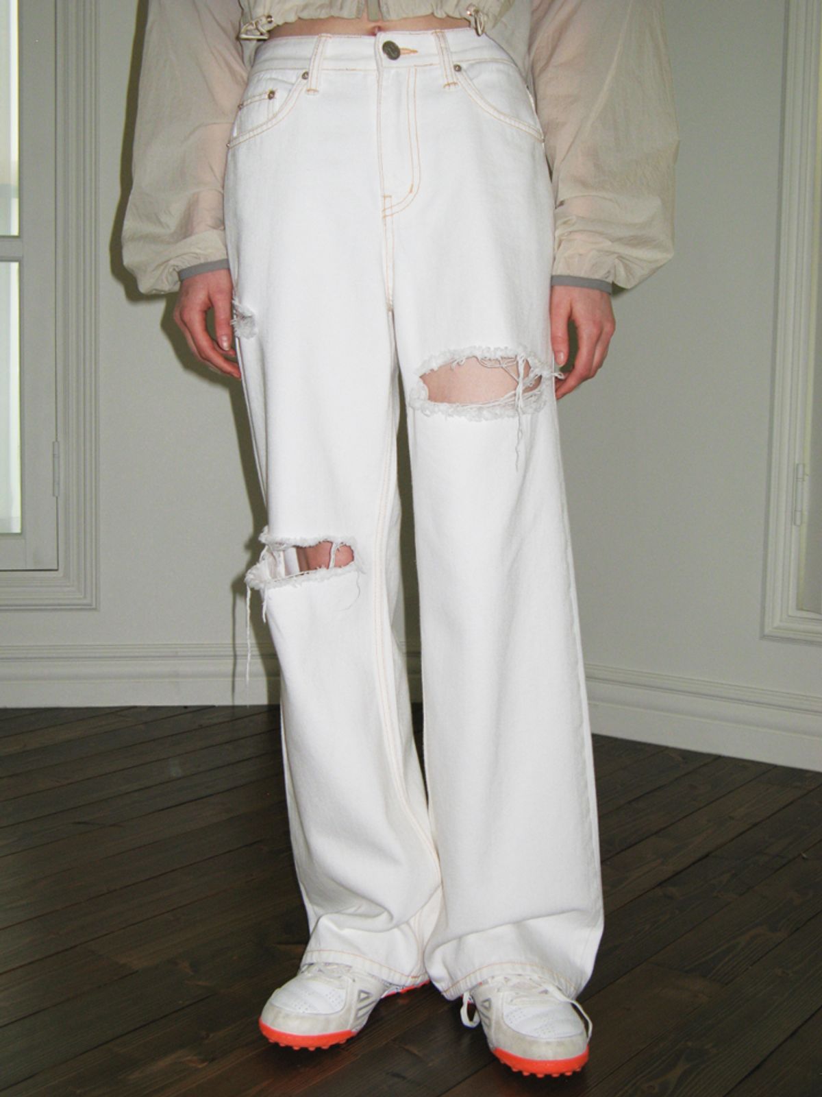 시눈(SINOON) WASHED DAMAGE DENIM PANTS (OFF WHITE)