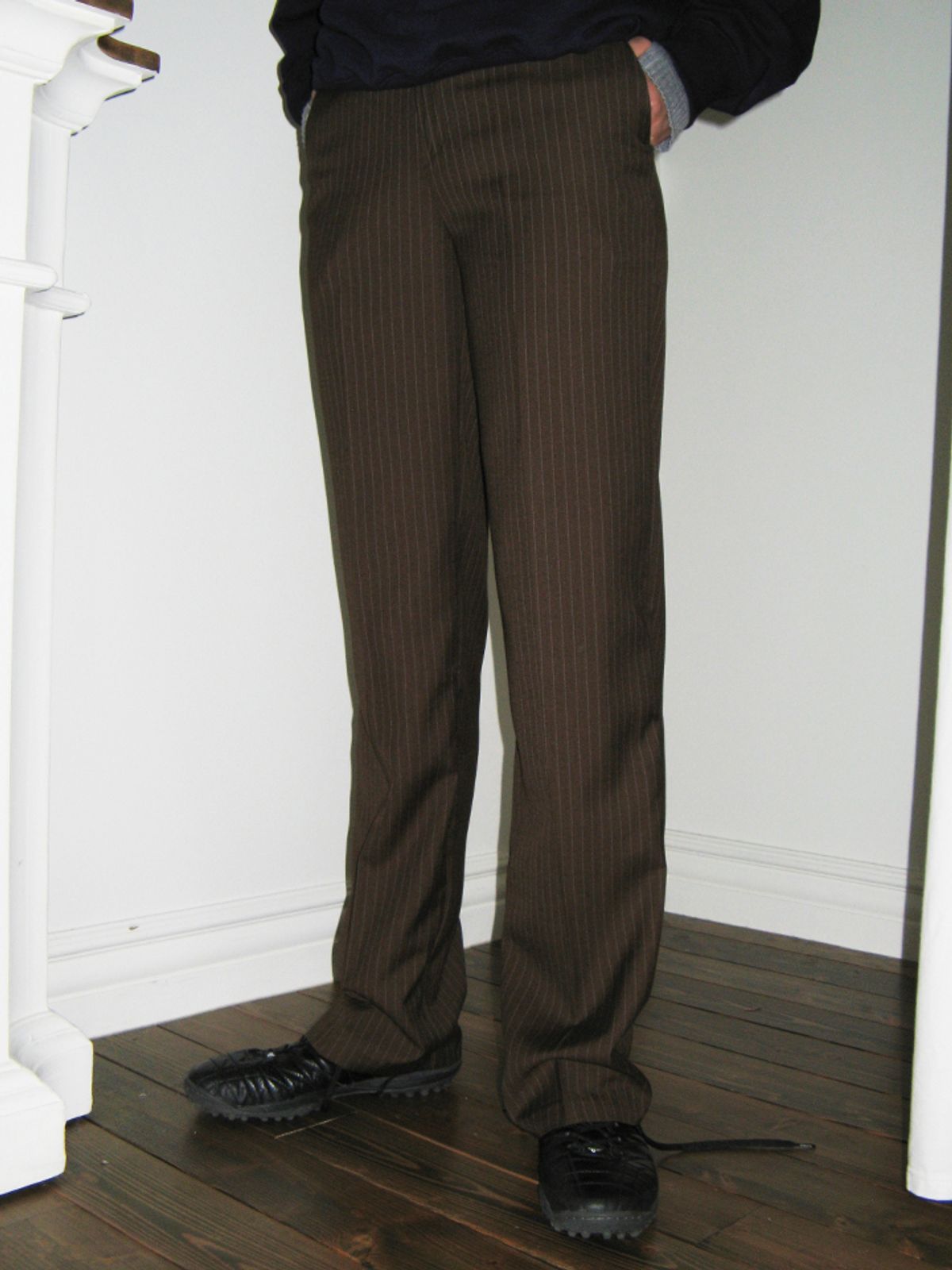 시눈(SINOON) HERRINGBONE STRIPE PANTS (BROWN)