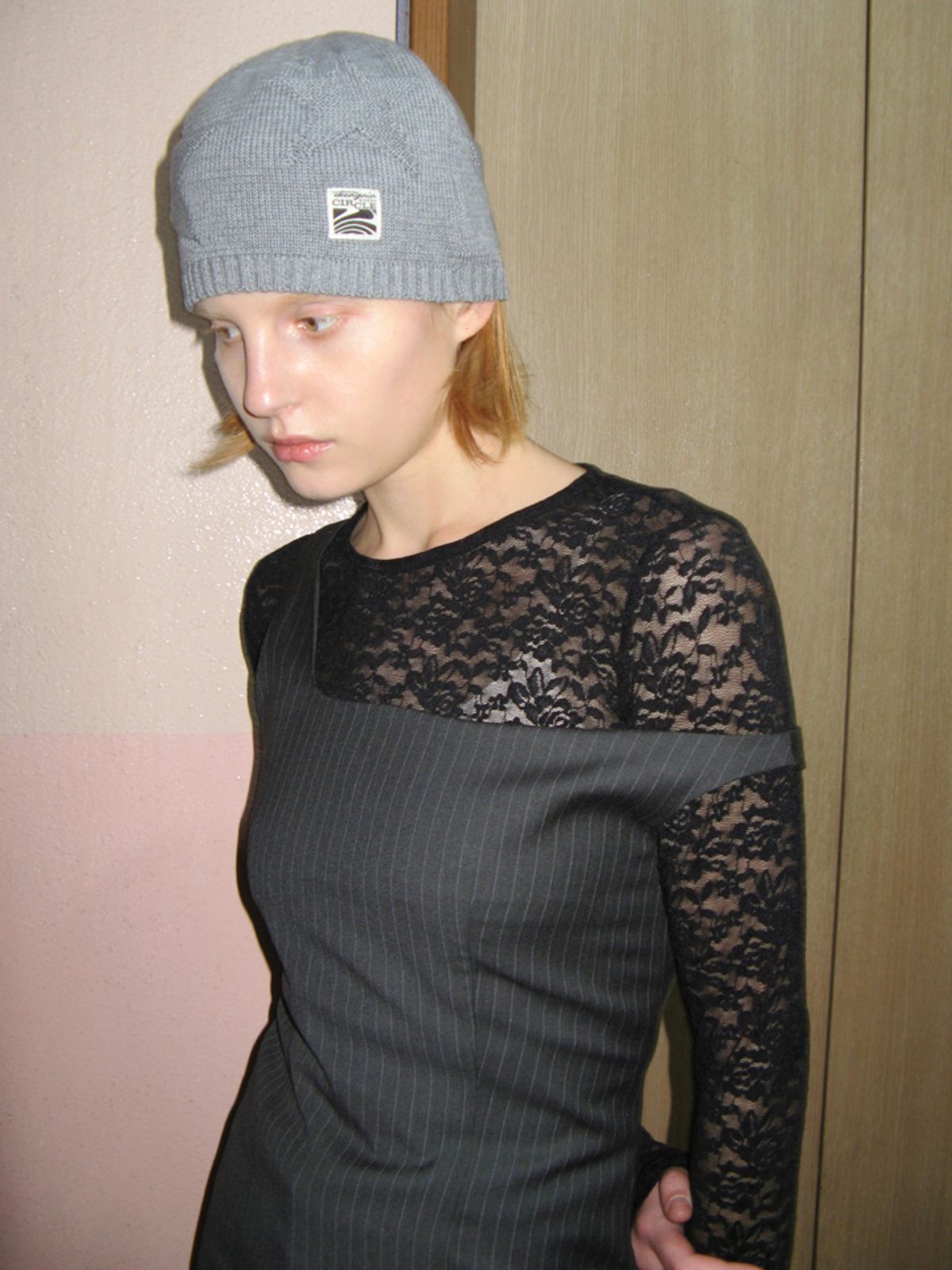 시눈(SINOON) UNBALANCE ONE-SHOULDER LONG DRESS (CHARCOAL)