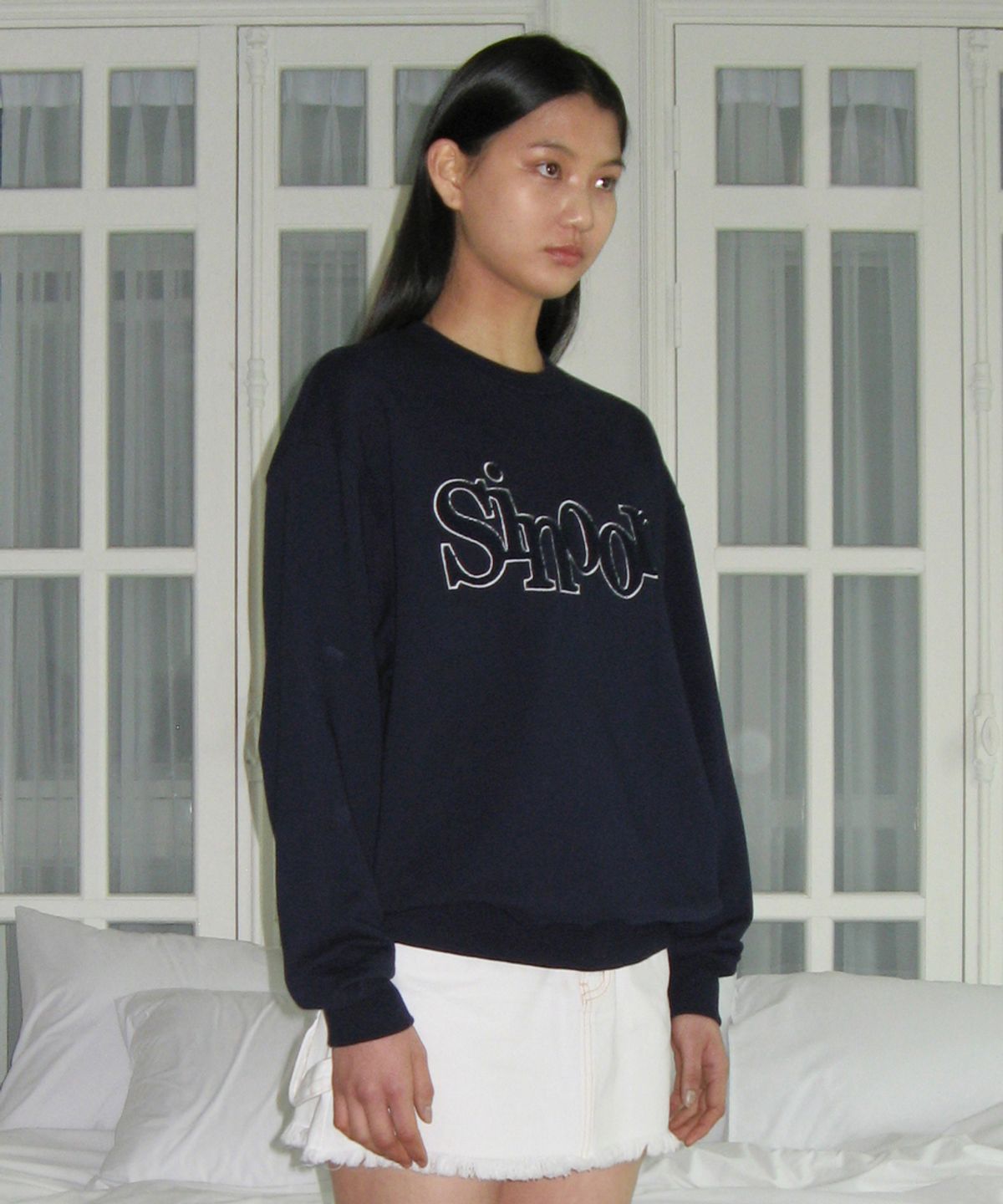 시눈(SINOON) BOUCLE LOGO SWEATSHIRT (NAVY)