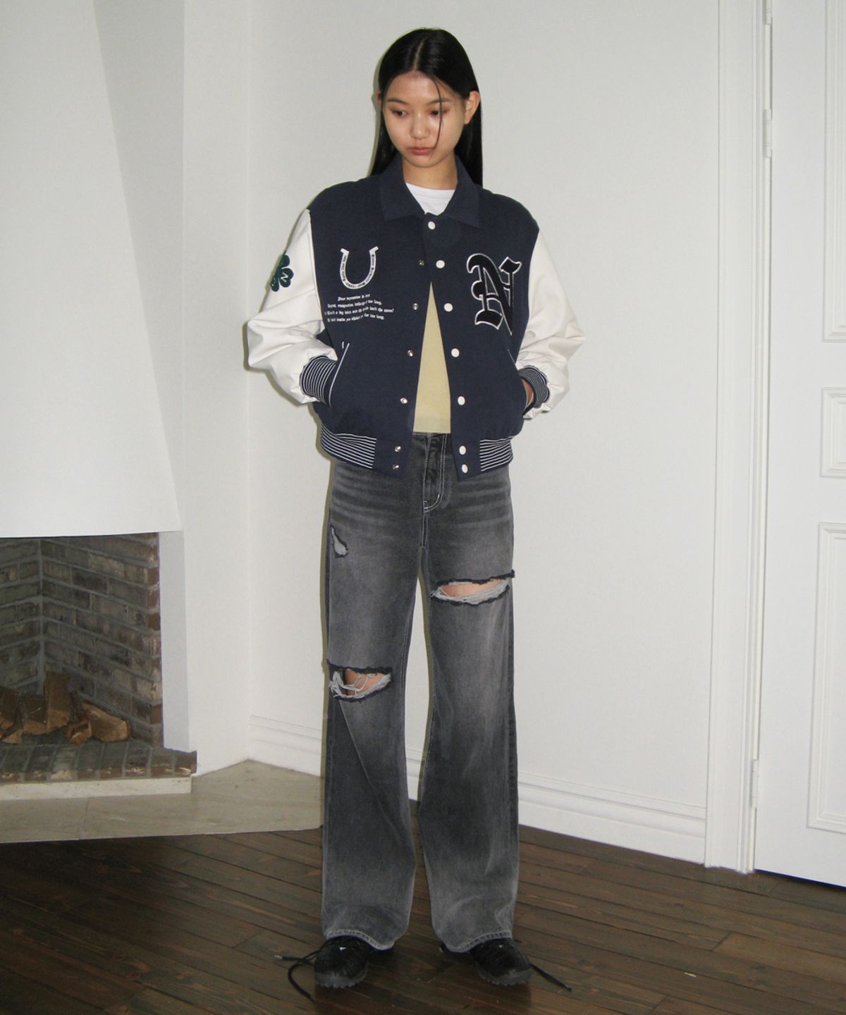 시눈(SINOON) LUCKY STAMP VARSITY JACKET (NAVY)