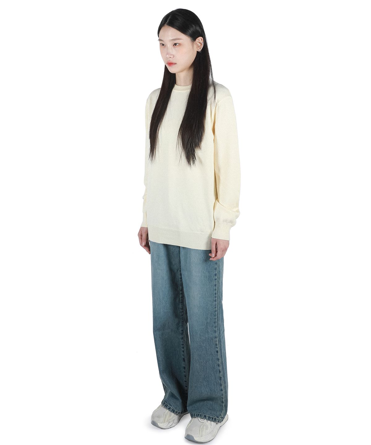 씨웨어 바이 더 지니어스(C WEAR BY THE GENIUS) 소프트 크루넥 니트 아이보리