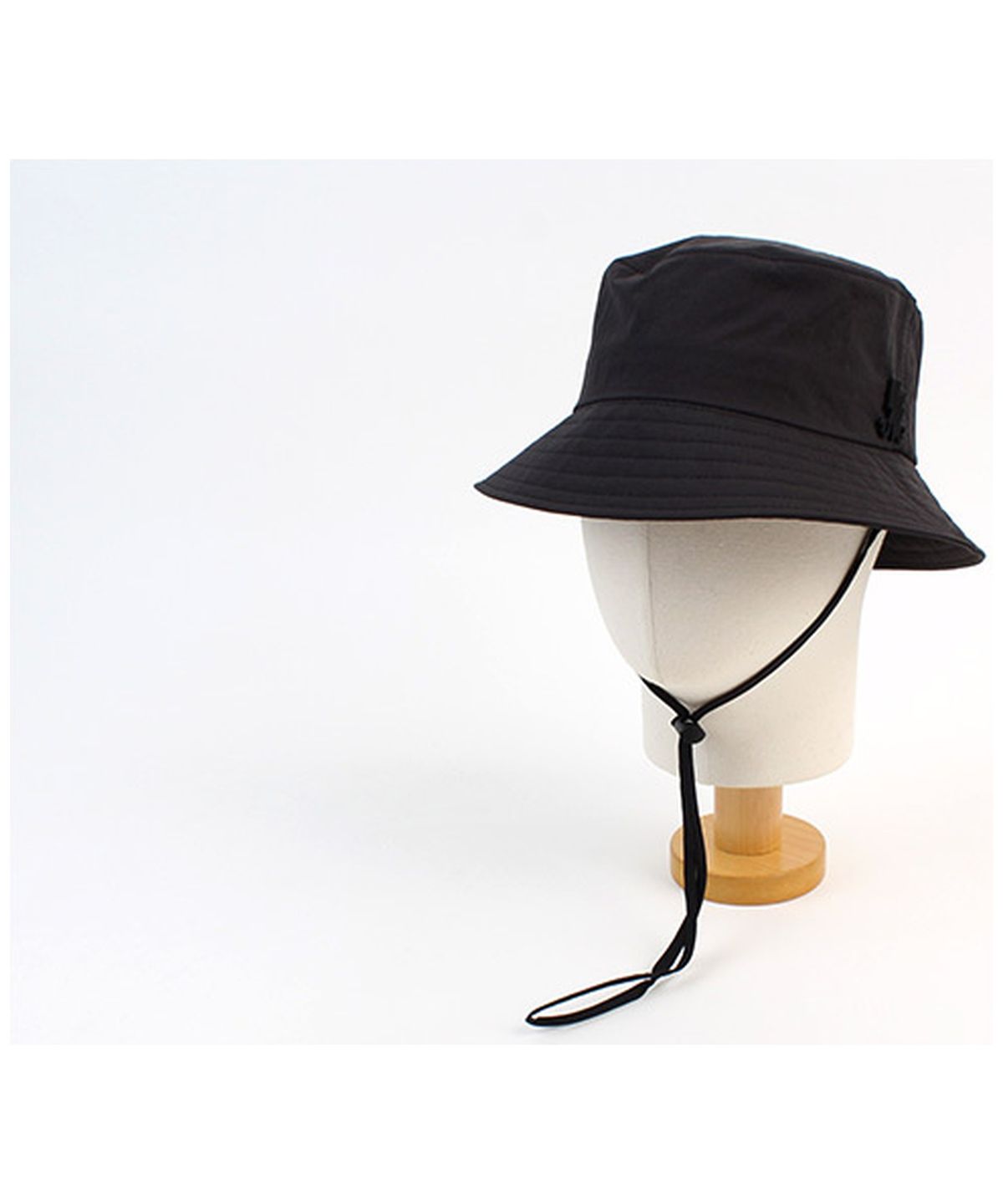 유니버셜 케미스트리(UNIVERSAL CHEMISTRY) String Black Poly Bucket Hat 폴리버킷햇