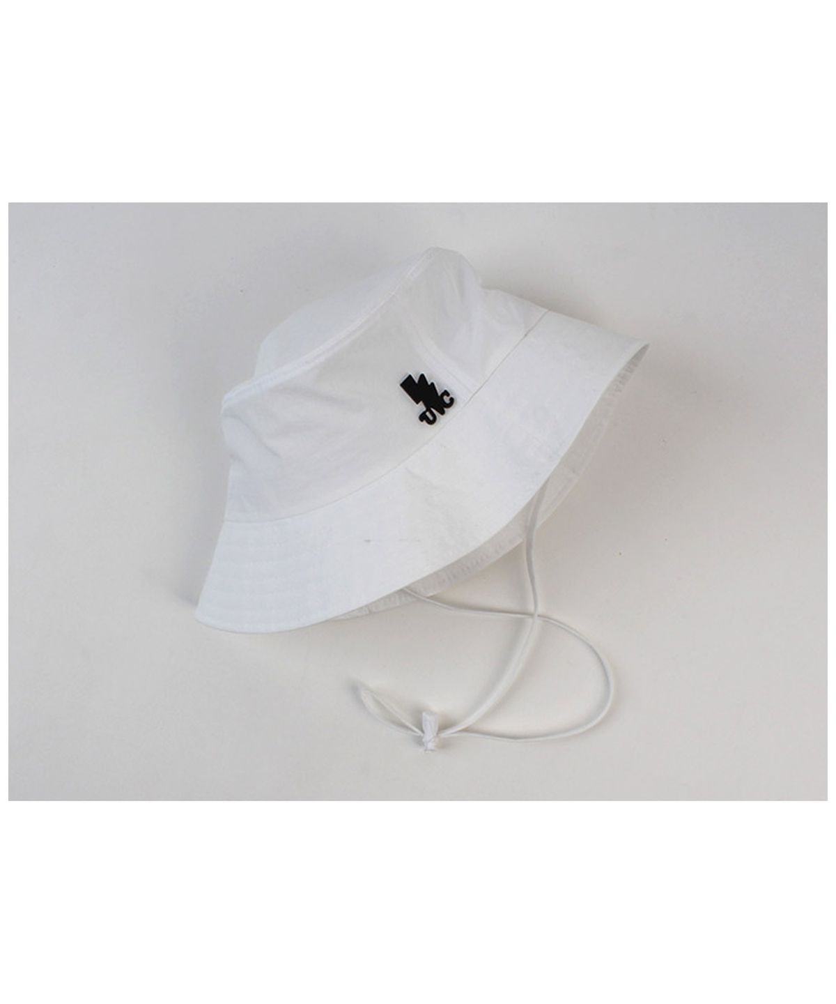 유니버셜 케미스트리(UNIVERSAL CHEMISTRY) String White Poly Bucket Hat 폴리버킷햇