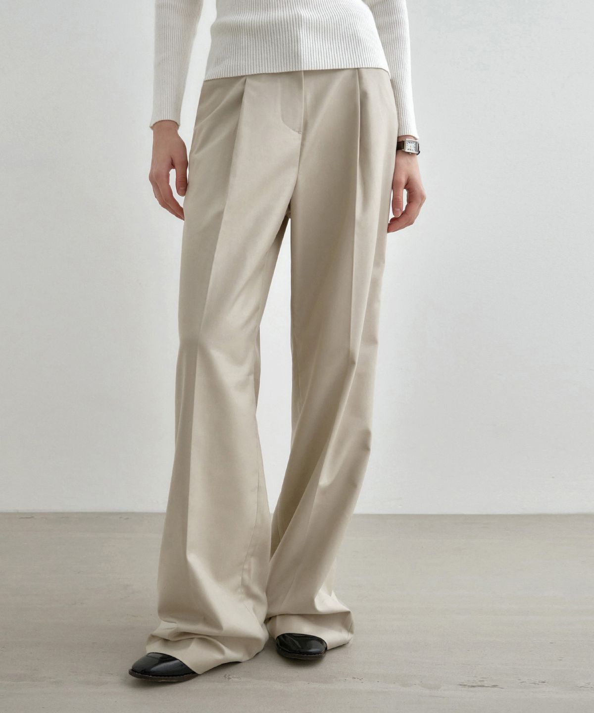 몽돌(MONGDOL) 원턱 와이드 슬랙스 베이지 MDPT025BEIGE
