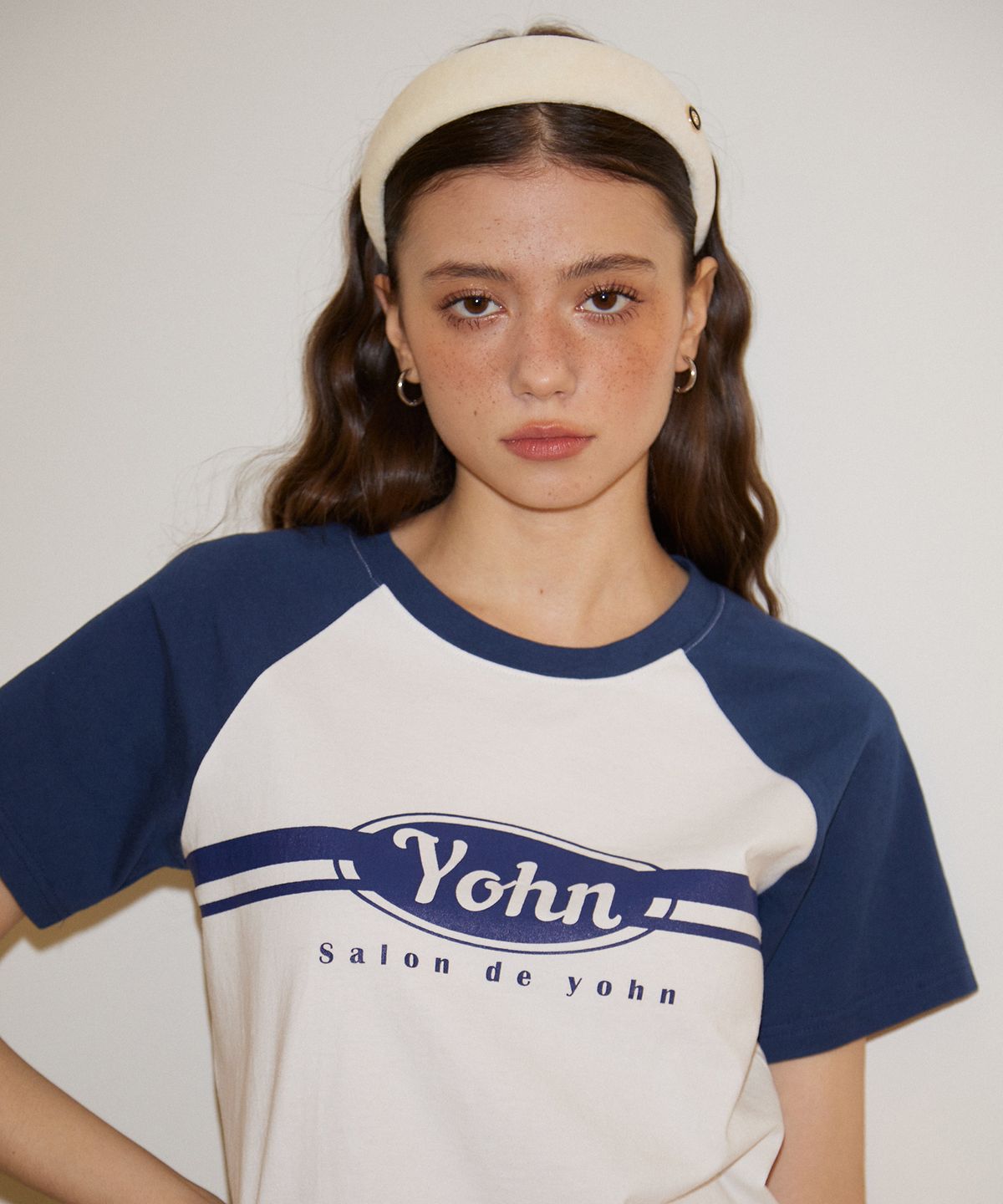 살롱 드 욘(SALON DE YOHN) Button Point Velvet Hairband_ Ivory