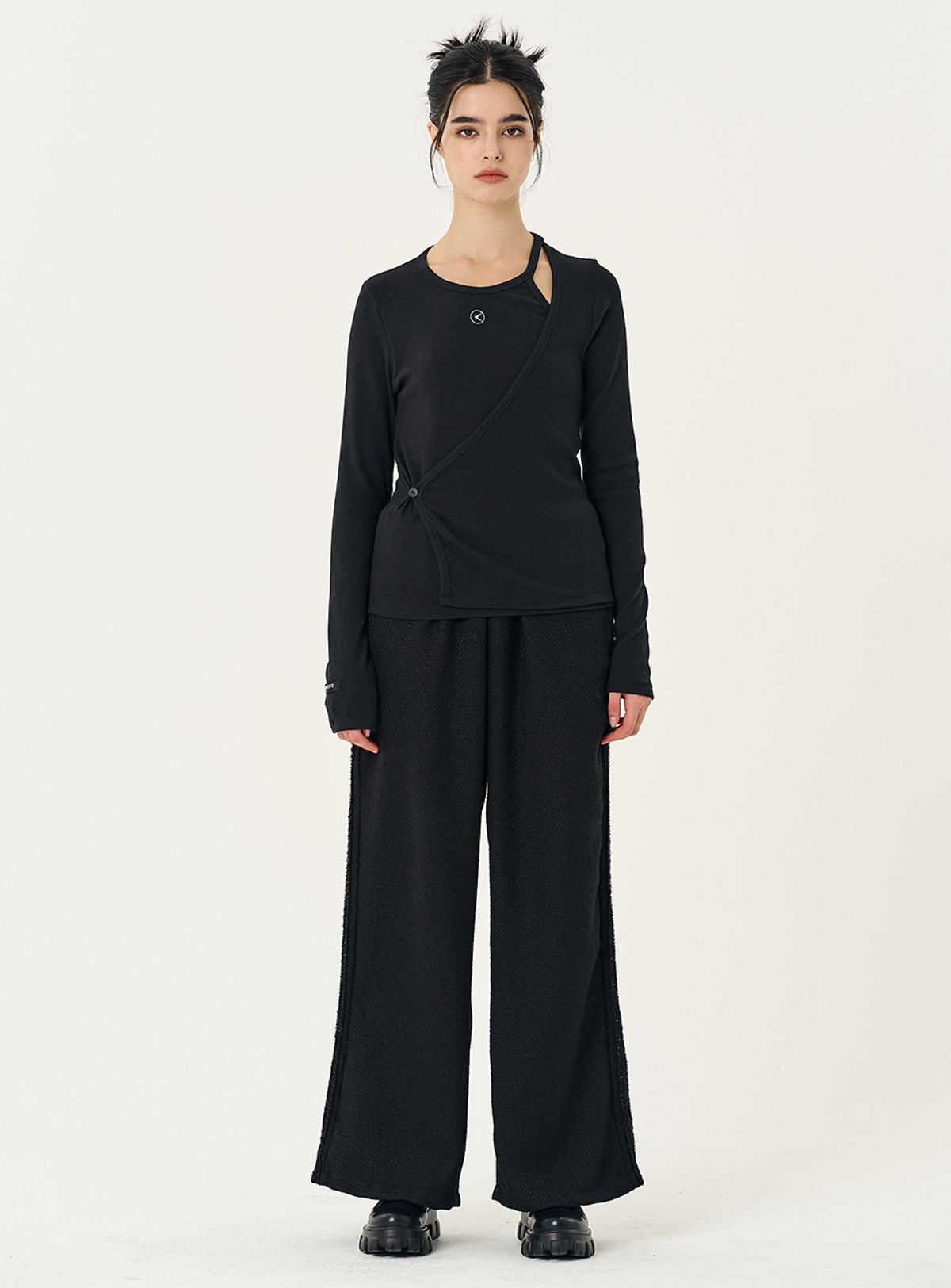 인터레스트(INTEREST) HALTER LAYERED TOP_BLACK