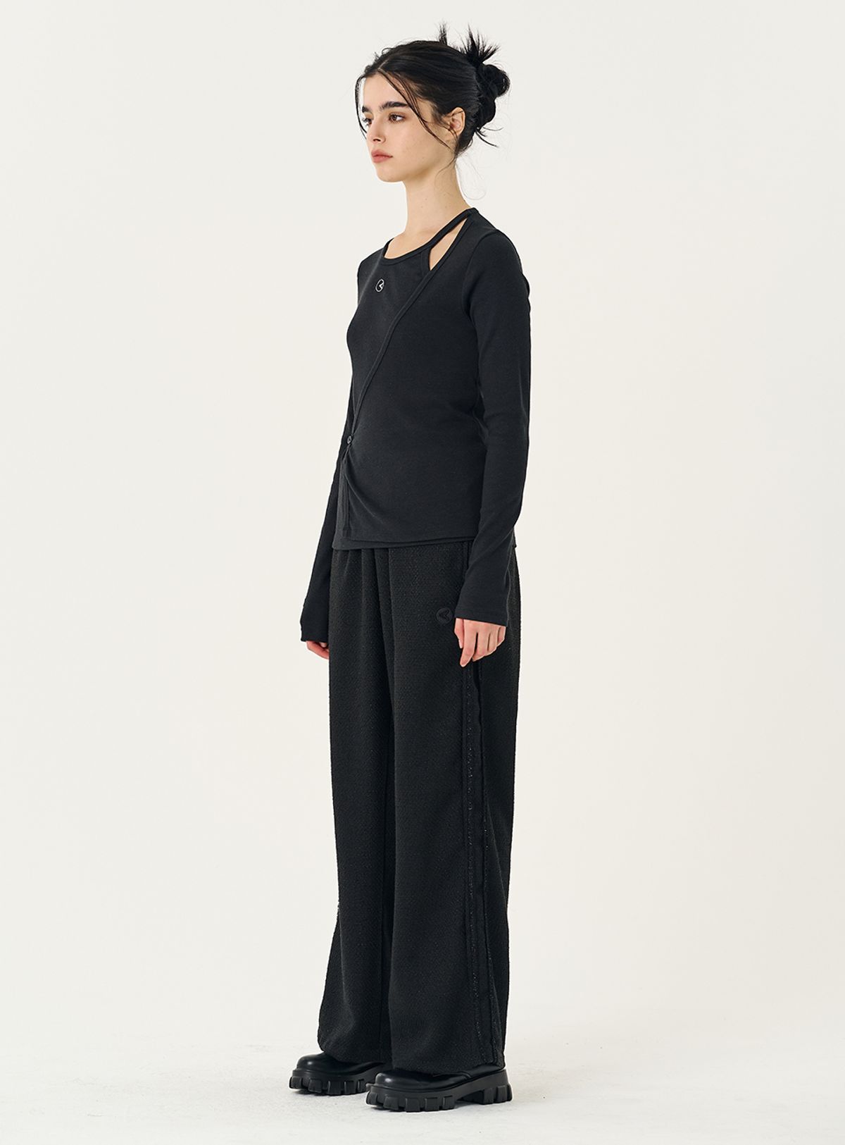 인터레스트(INTEREST) HALTER LAYERED TOP_BLACK