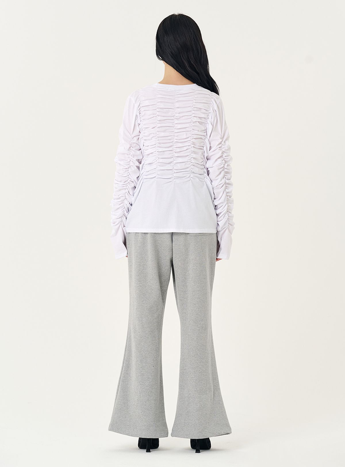 인터레스트(INTEREST) INTEREST LOGO SHRING TOP_WHITE