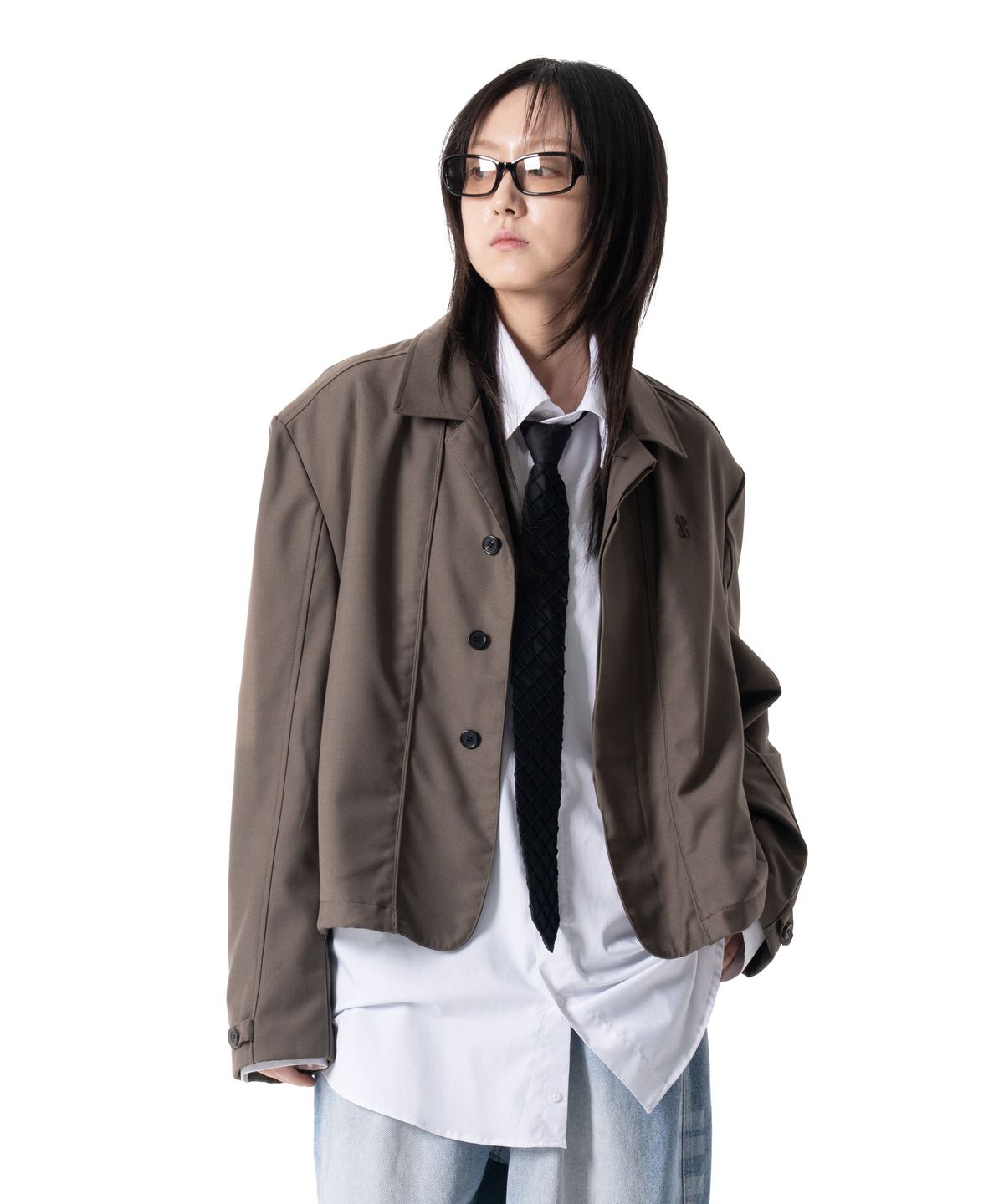 이우가마카라스(IUGAMAKARAS) Hem Button Crop Jacket (Brown)