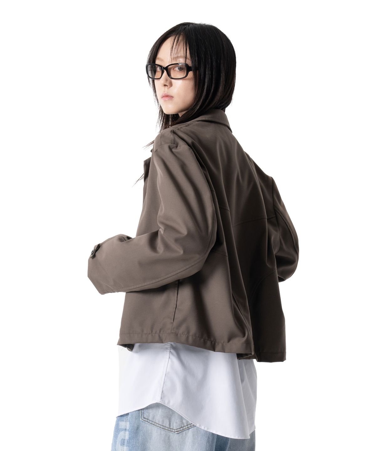 이우가마카라스(IUGAMAKARAS) Hem Button Crop Jacket (Brown)
