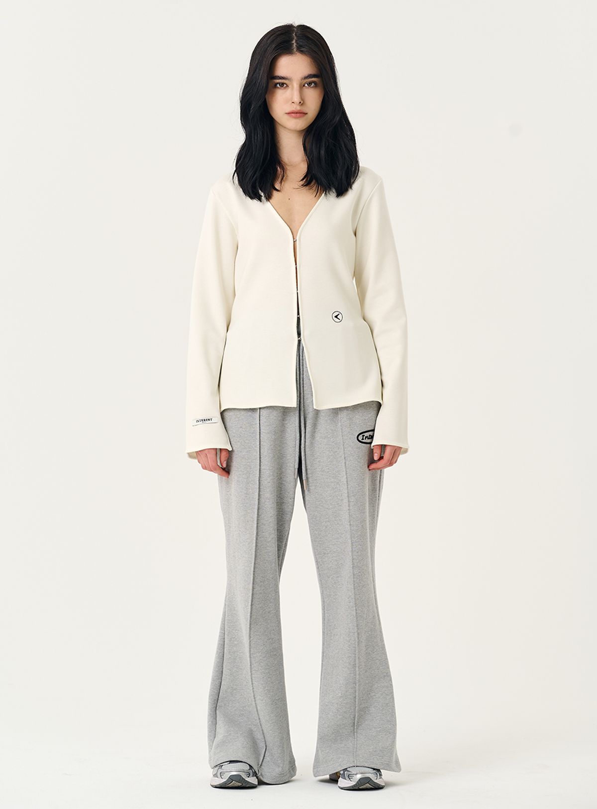 인터레스트(INTEREST) BOOTCUT PINTUCK PANTS_GRAY