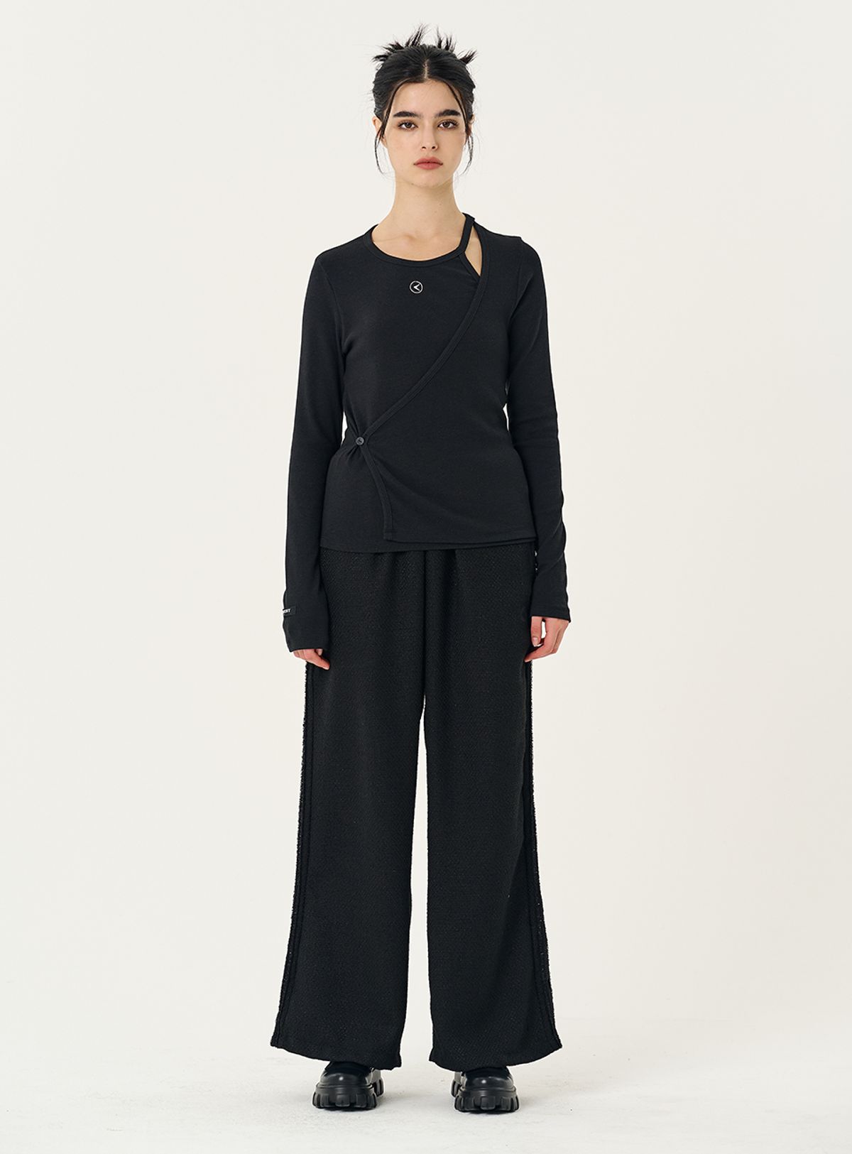 인터레스트(INTEREST) TWEED 2LINE TAPE PANTS_BLACK