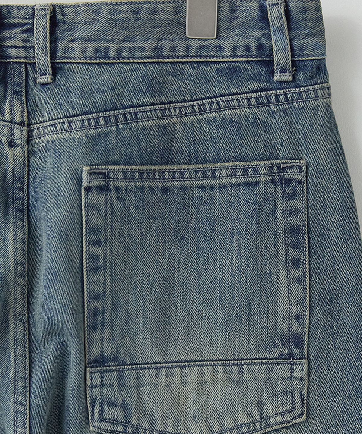 러프사이드(ROUGHSIDE) Drape Denim Pants Light Blue