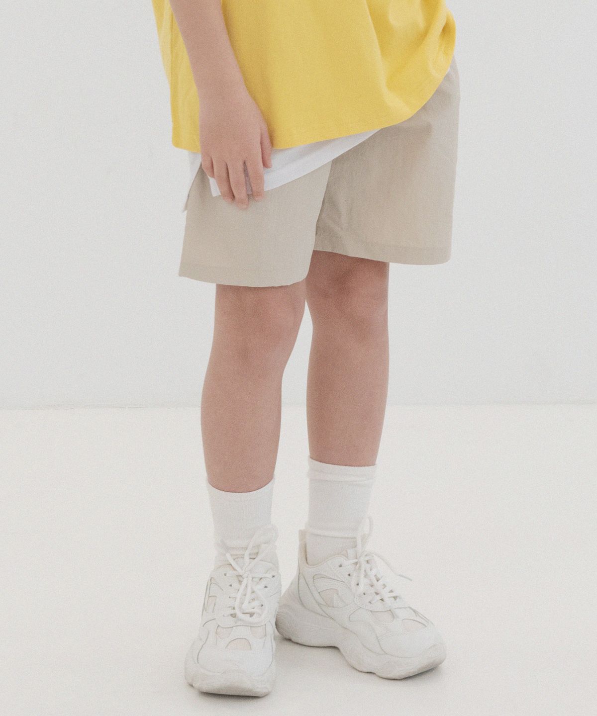 피아네르 키즈(PIANER KIDS) 로고 자수 나일론 밴딩 쇼츠 (연베이지)