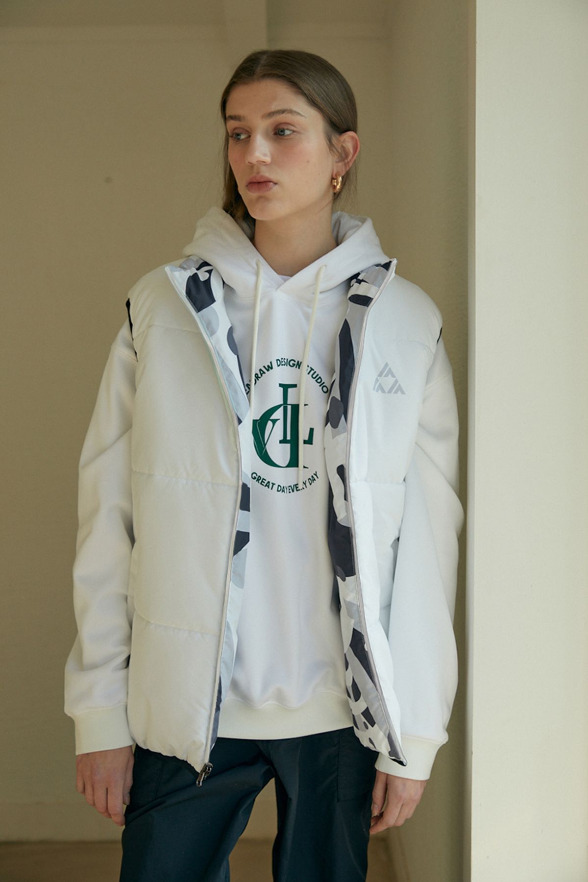 리드로(LEADRAW) Reversible Puffer Vest _ White