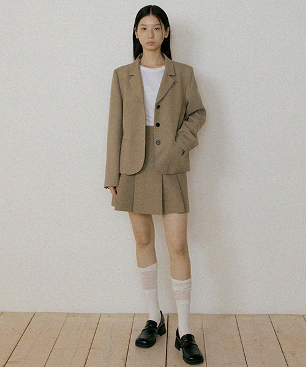 링서울(LINGSEOUL) pleated short skirt-beige