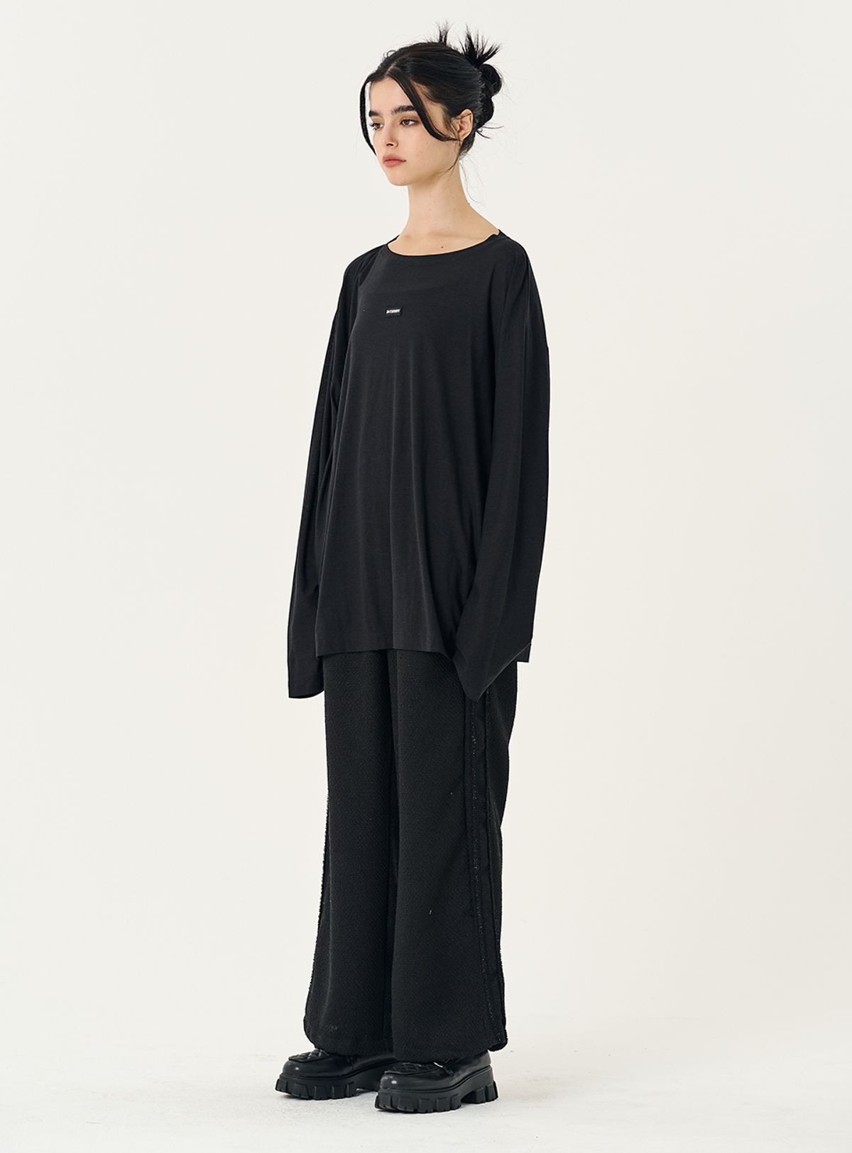 인터레스트(INTEREST) INTEREST NAME PATCH TOP_BLACK