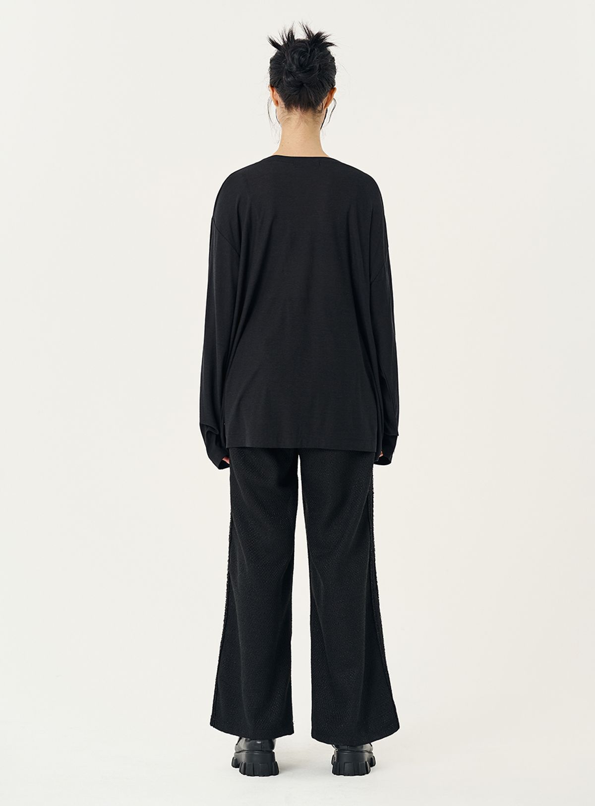 인터레스트(INTEREST) INTEREST NAME PATCH TOP_BLACK