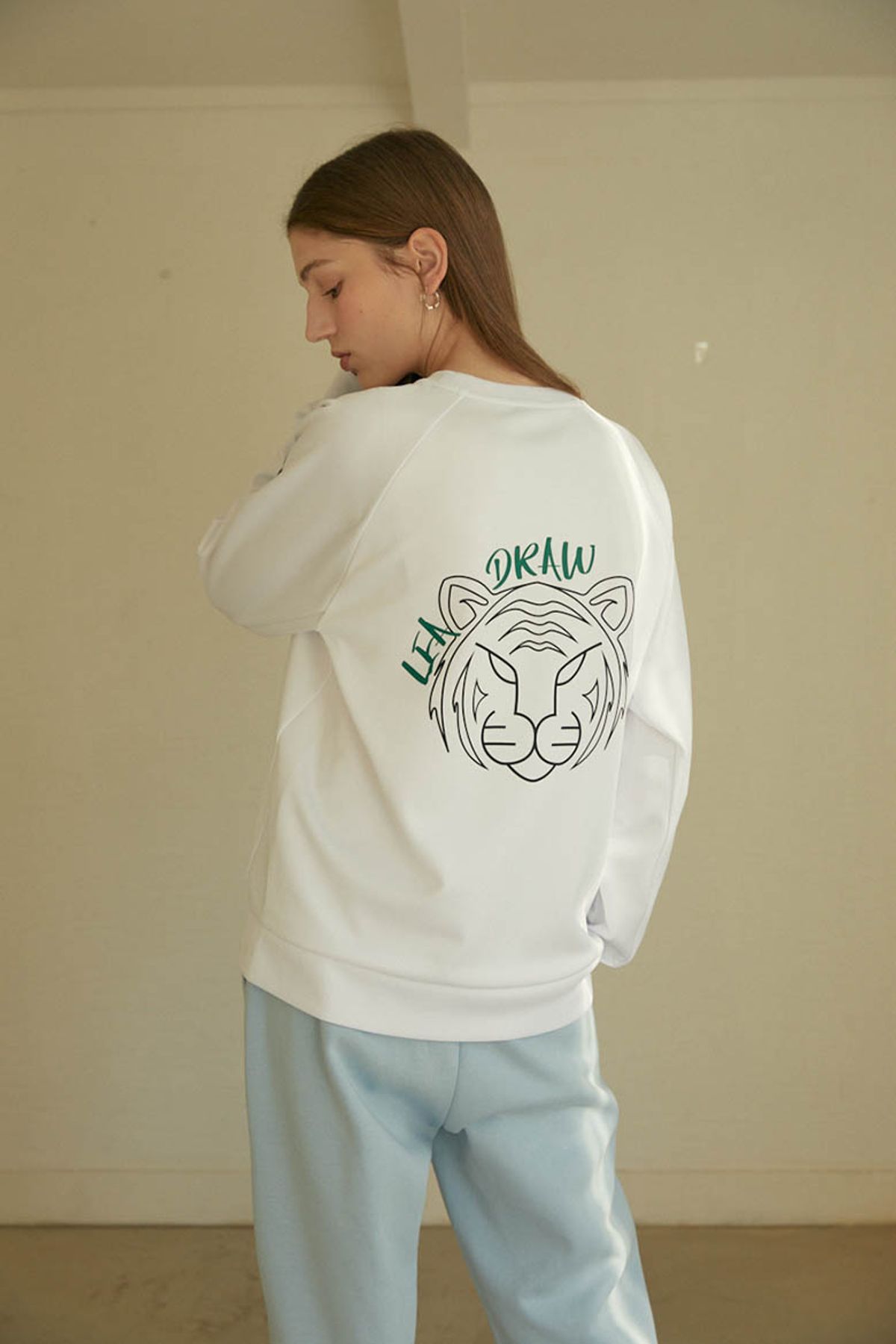 리드로(LEADRAW) Lucky Tiger Sweatshirts _ White