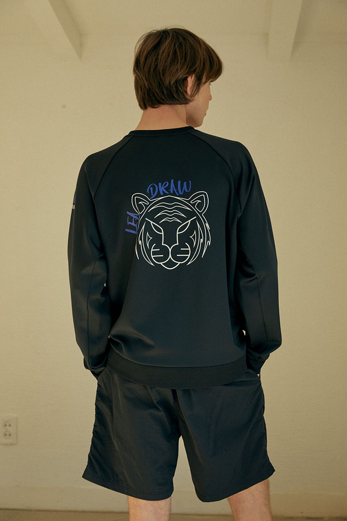 리드로(LEADRAW) Lucky Tiger Sweatshirts _ Black