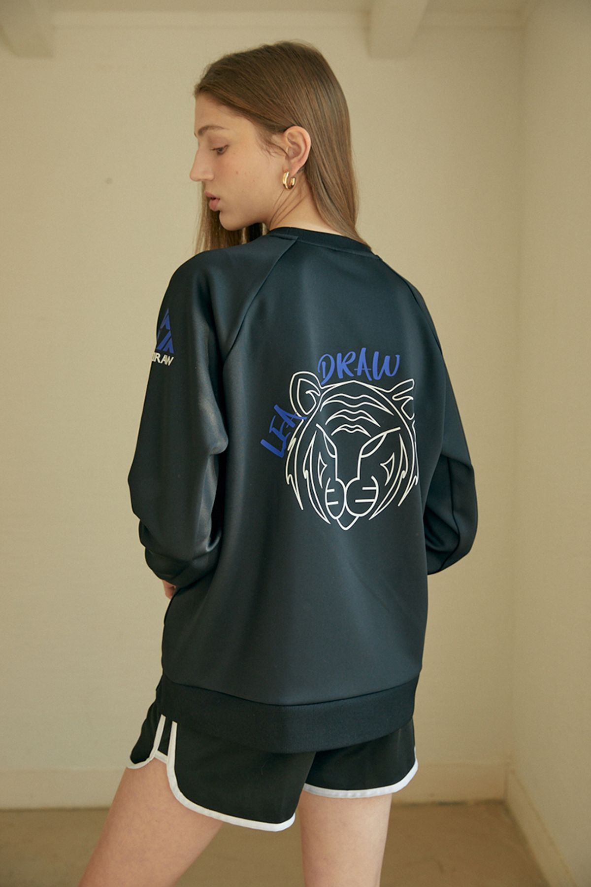 리드로(LEADRAW) Lucky Tiger Sweatshirts _ Black