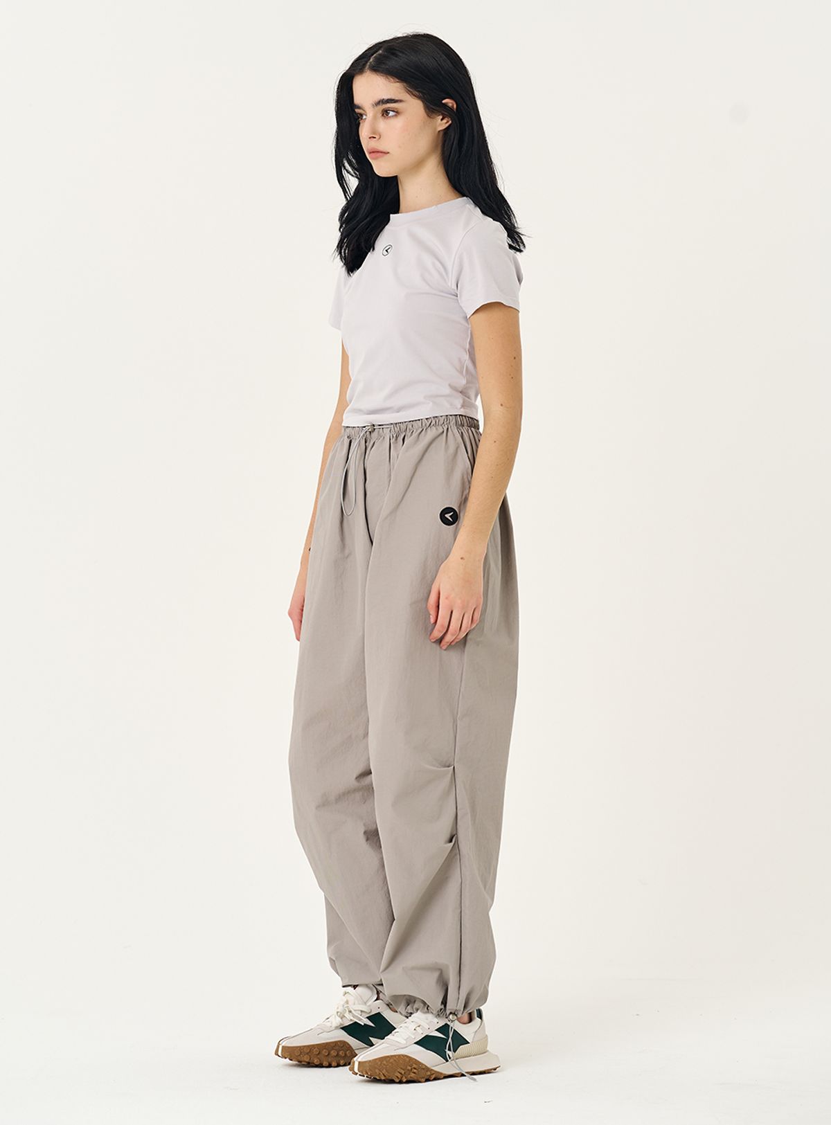 인터레스트(INTEREST) LOGO CROP TOP_GRAY